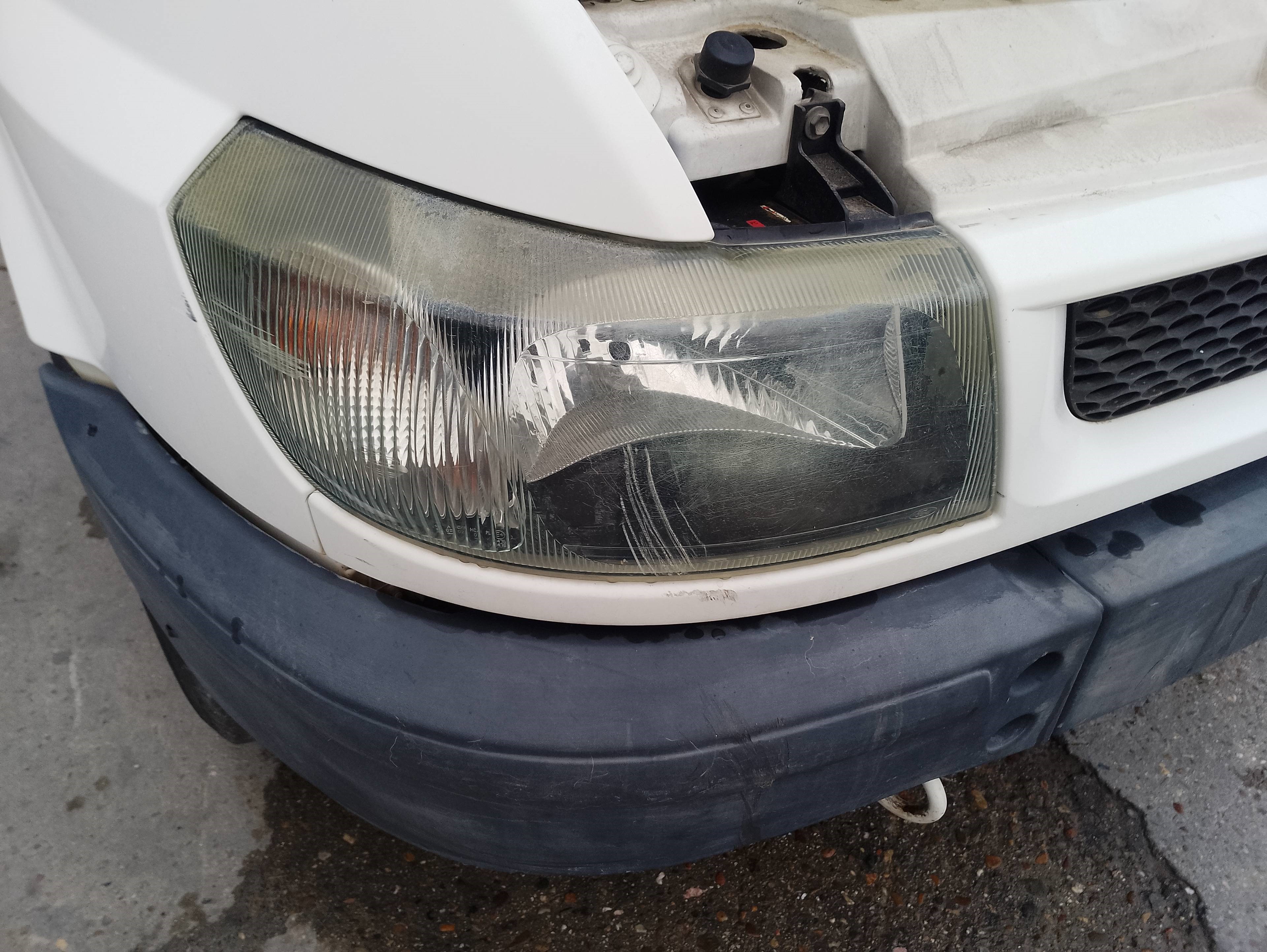 Recambio de faro derecho para ford transit mod. 2000 bus referencia OEM IAM   