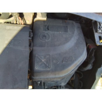 CAJA RELES / FUSIBLES 