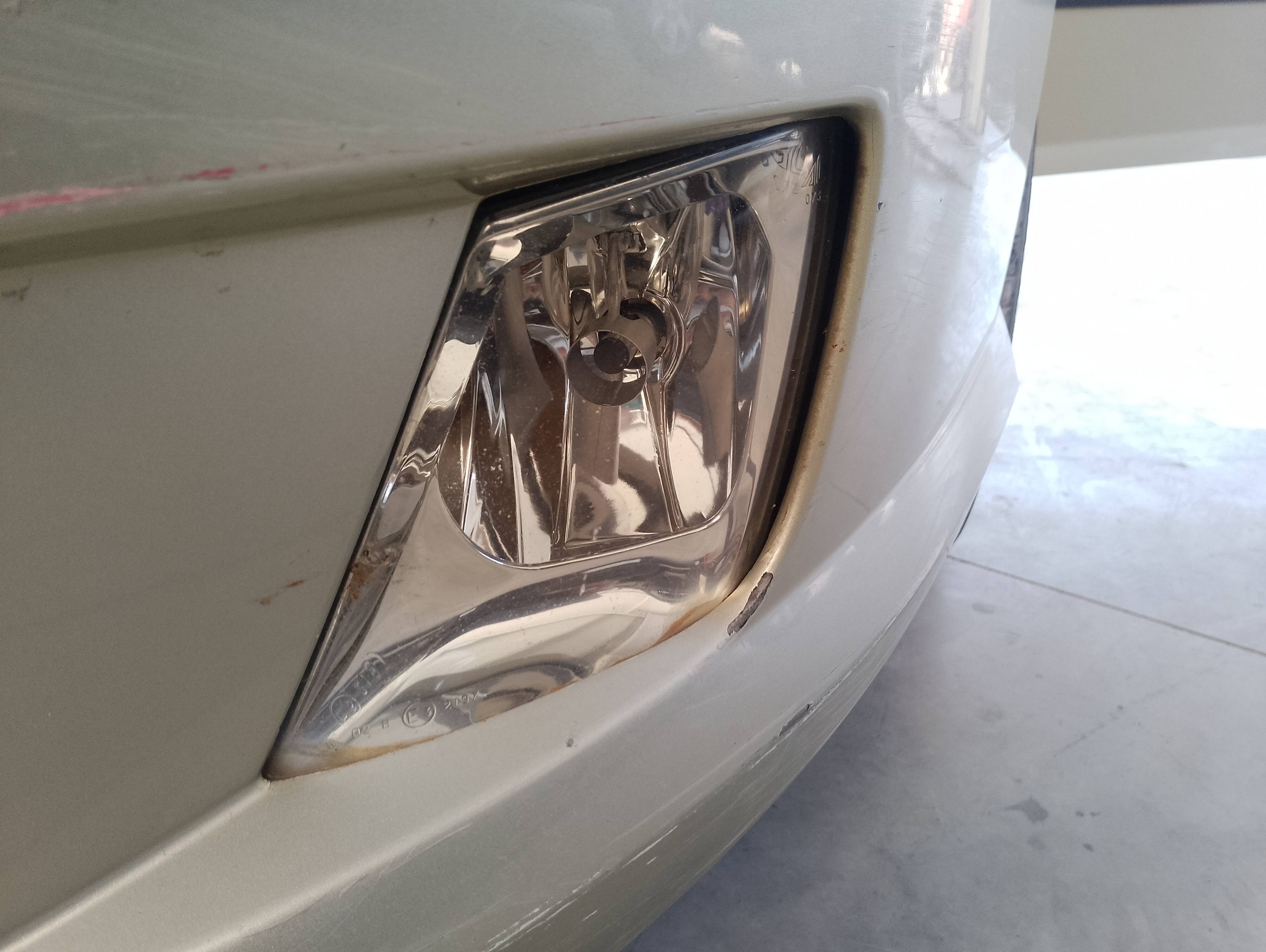 Recambio de faro antiniebla izquierdo para peugeot 407 sr confort referencia OEM IAM   