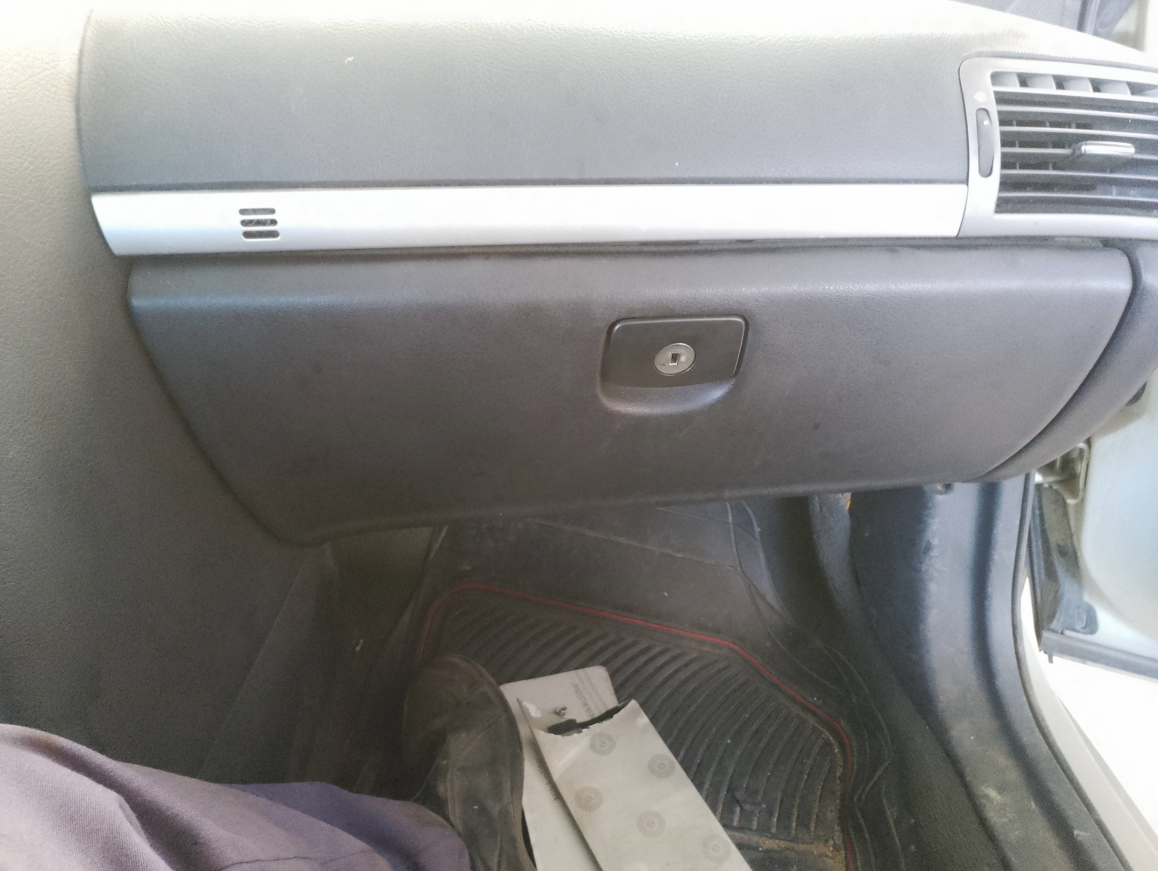Recambio de guantera para peugeot 407 sr confort referencia OEM IAM   
