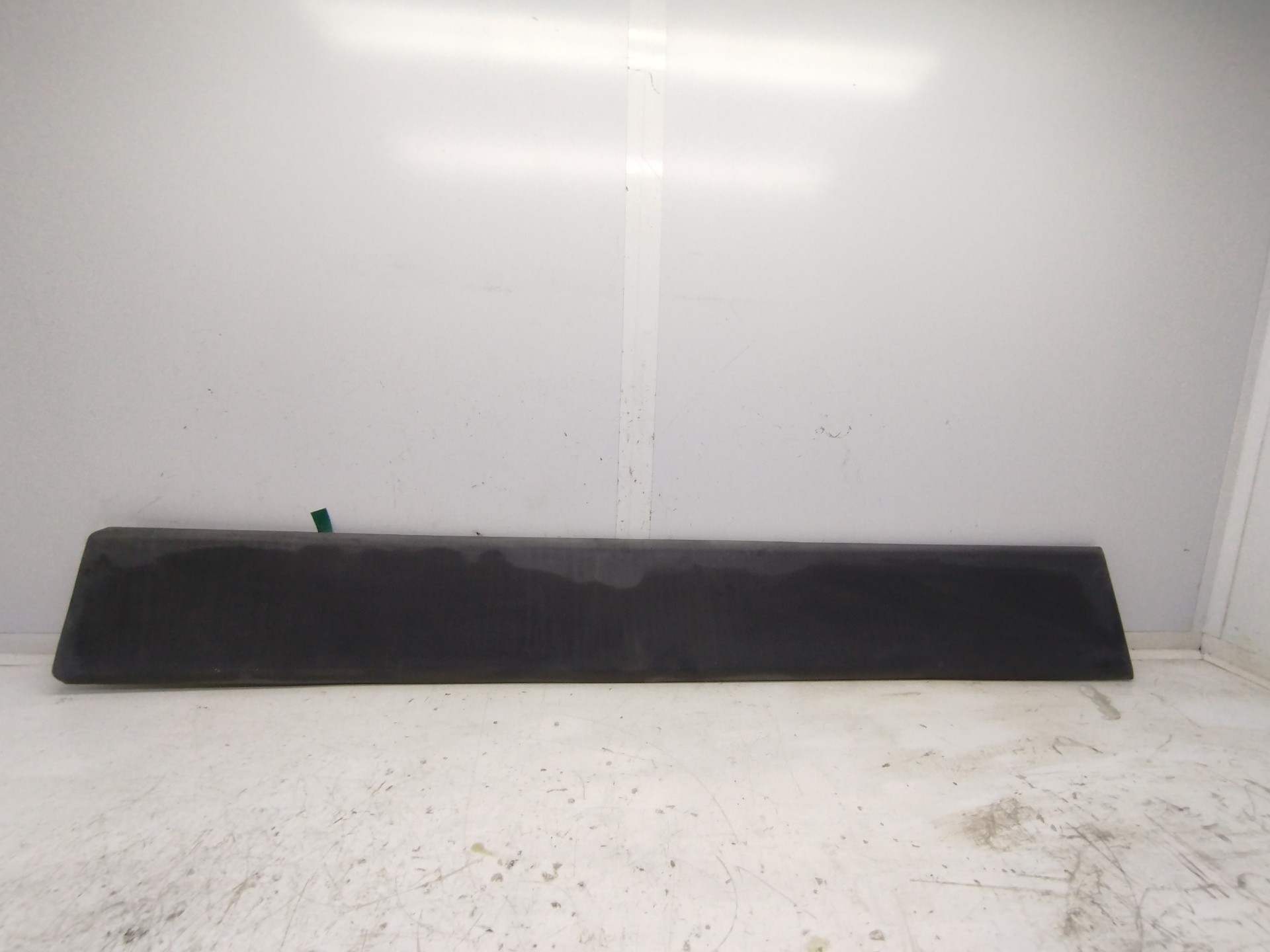 Recambio de moldura para peugeot boxer caja cerrada (bat. 3450) (333) hdi (330) referencia OEM IAM 1306606070  