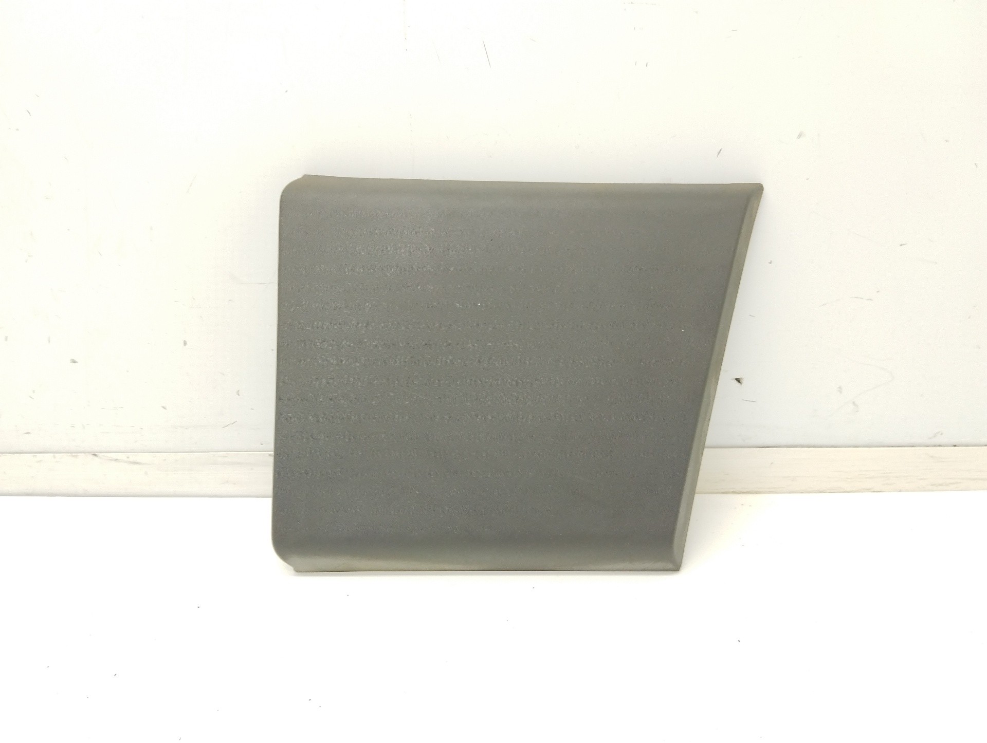 Recambio de moldura para peugeot boxer caja cerrada (bat. 3450) (333) hdi (330) referencia OEM IAM 1306892070  