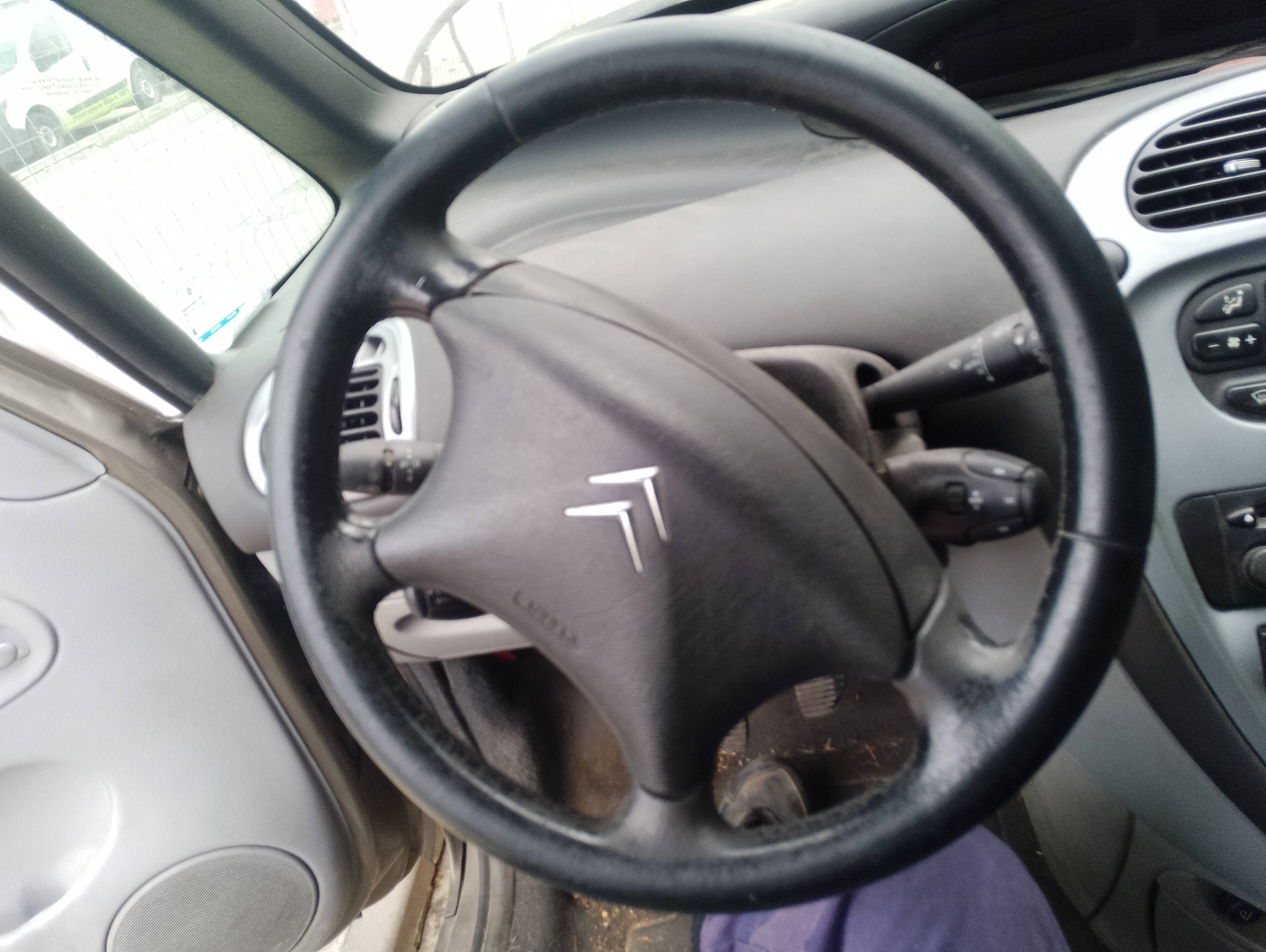 Recambio de volante para citroën xsara picasso 1.6 hdi 90 exclusive referencia OEM IAM   