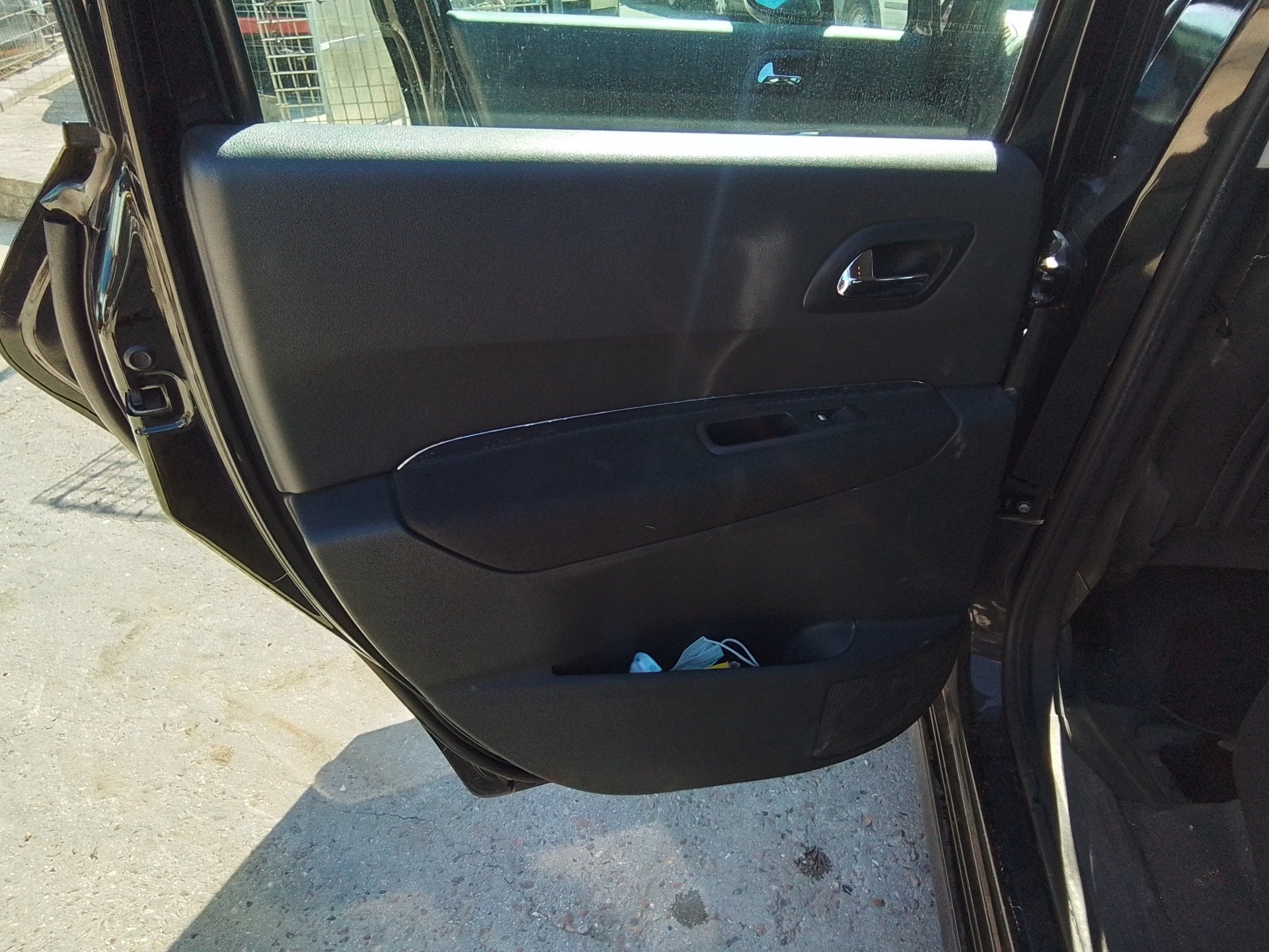 Recambio de guarnecido puerta trasera izquierda para peugeot 3008 premium referencia OEM IAM   