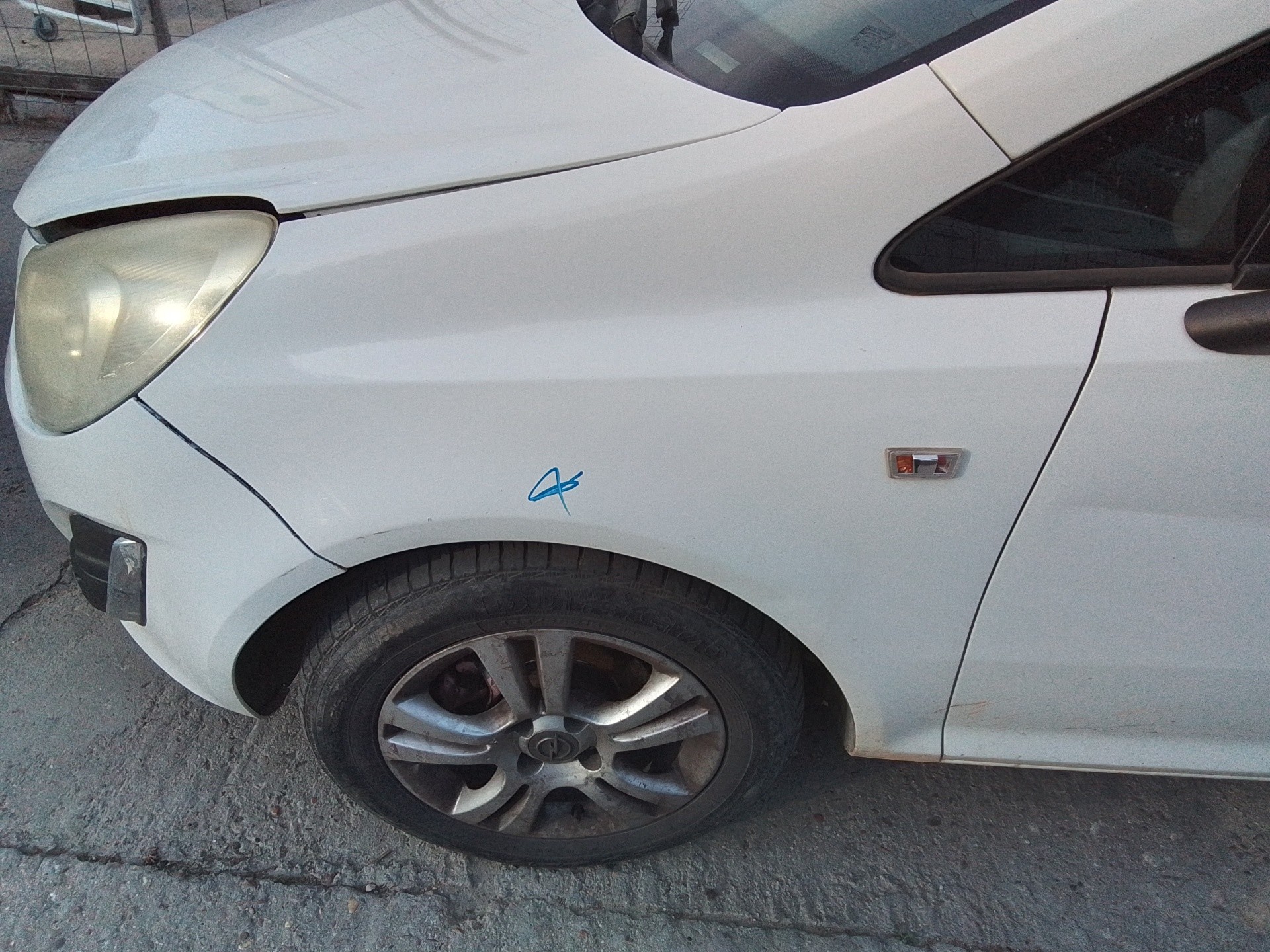 Recambio de aleta delantera izquierda para opel corsa d 1.3 16v cdti referencia OEM IAM   