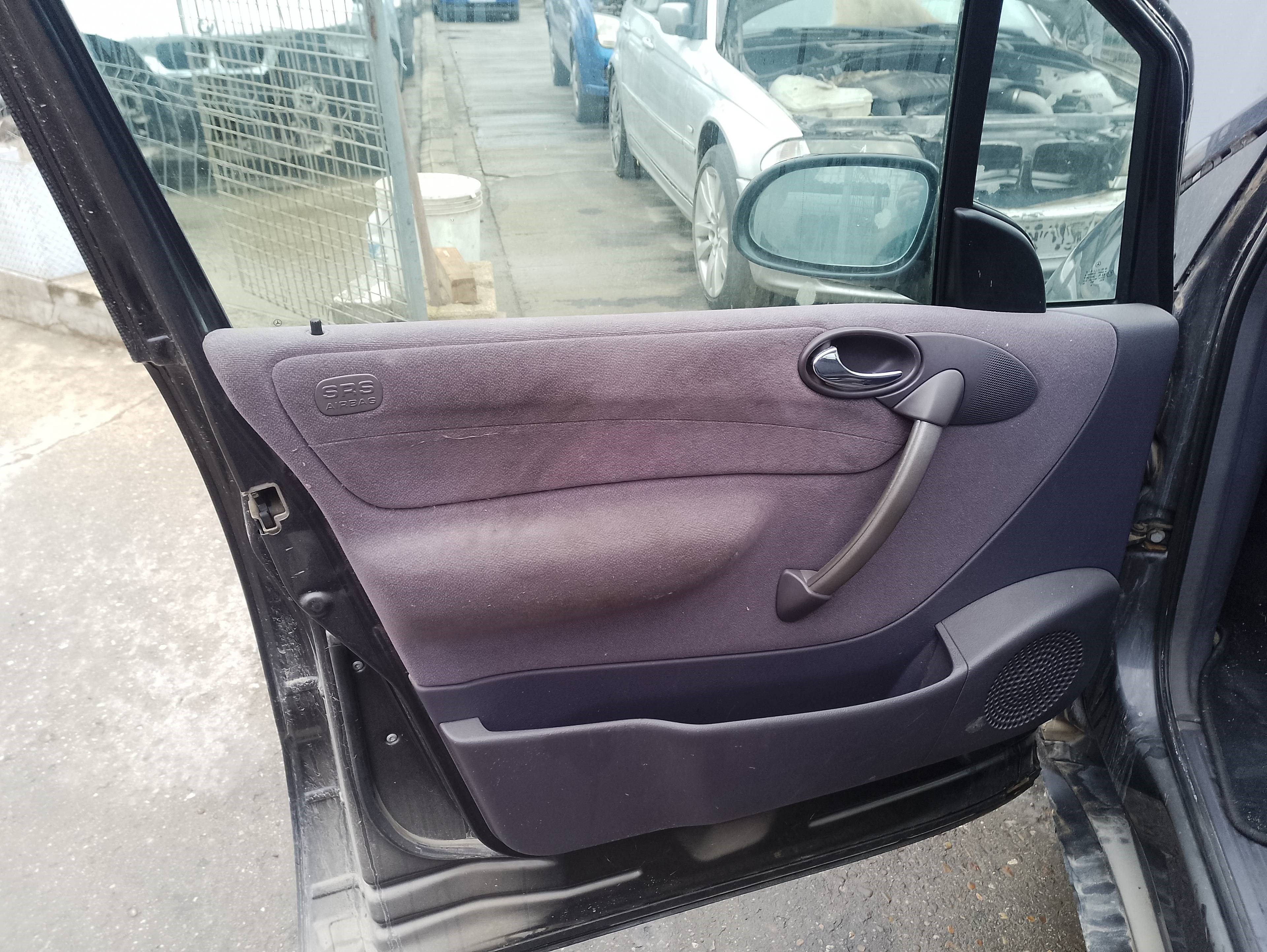 Recambio de guarnecido puerta delantera izquierda para mercedes-benz clase a (w168) 160 (168.033) referencia OEM IAM   