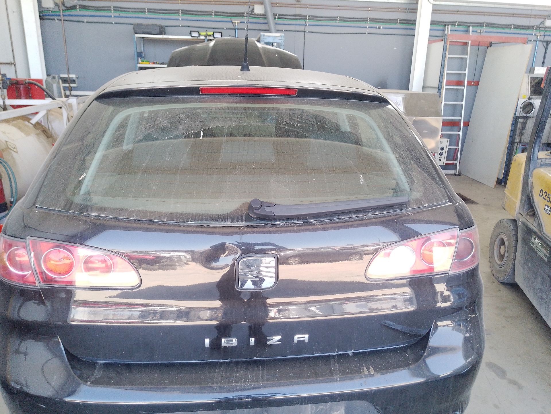 Recambio de porton trasero para seat ibiza iii (6l1) 1.4 tdi referencia OEM IAM 6L6827024B  