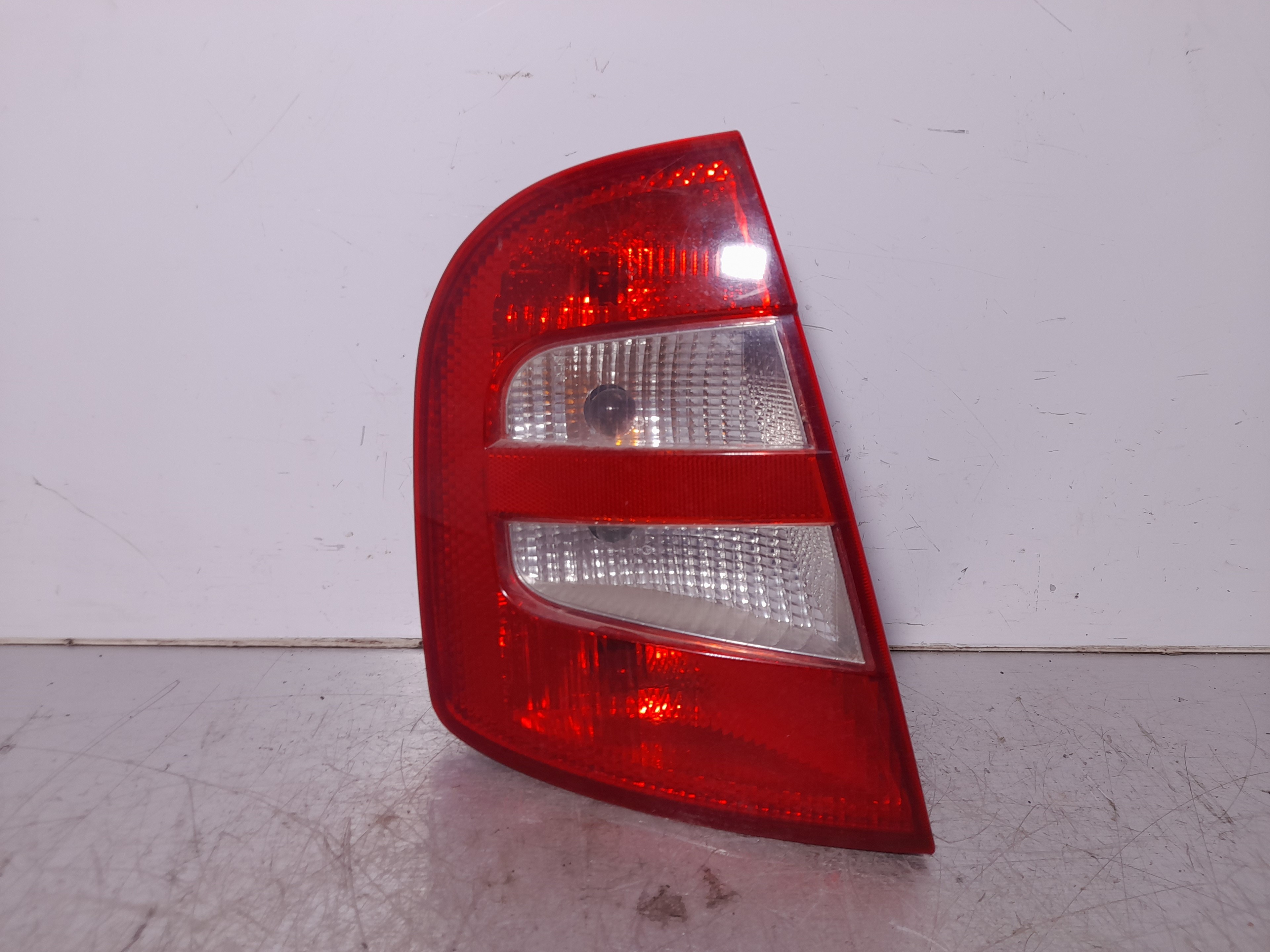 Recambio de piloto trasero izquierdo para skoda fabia (6y2/6y3) attractive referencia OEM IAM   