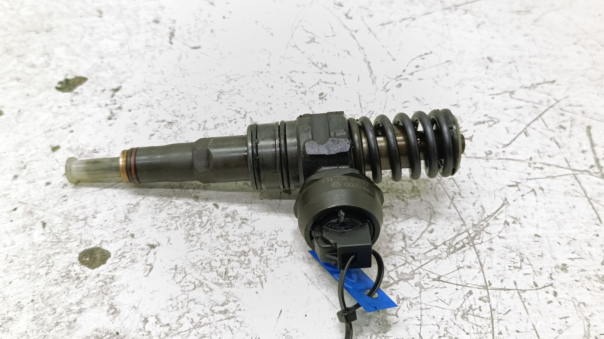 Recambio de inyector para seat ibiza iii (6l1) 1.4 tdi referencia OEM IAM 038130073BN 0414720215 