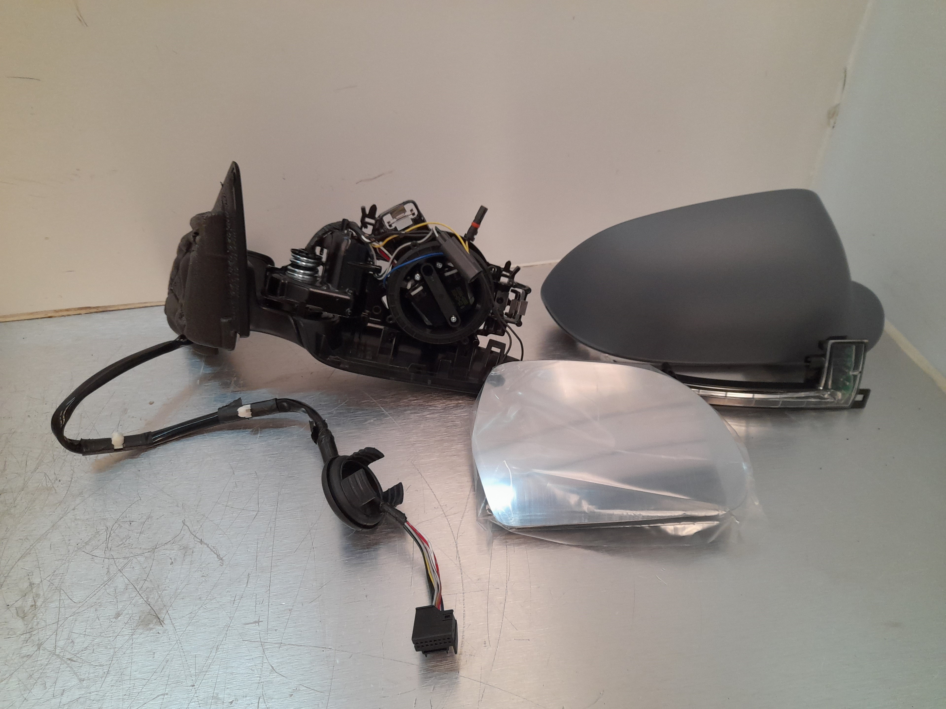 Recambio de retrovisor derecho para audi a3 (8p) 2.0 16v fsi referencia OEM IAM   