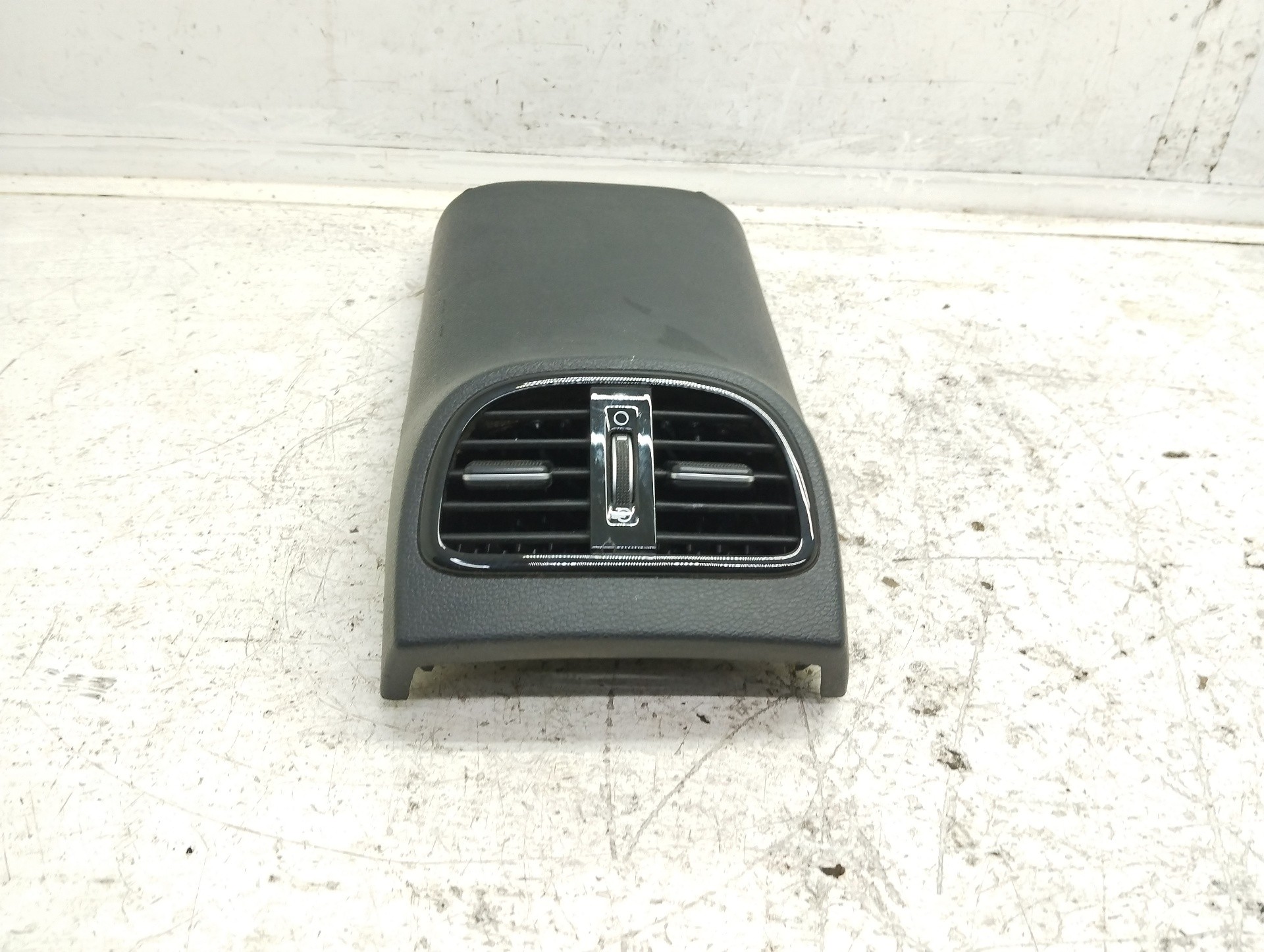 Recambio de aireador para kia xceed drive referencia OEM IAM 97040J7000  