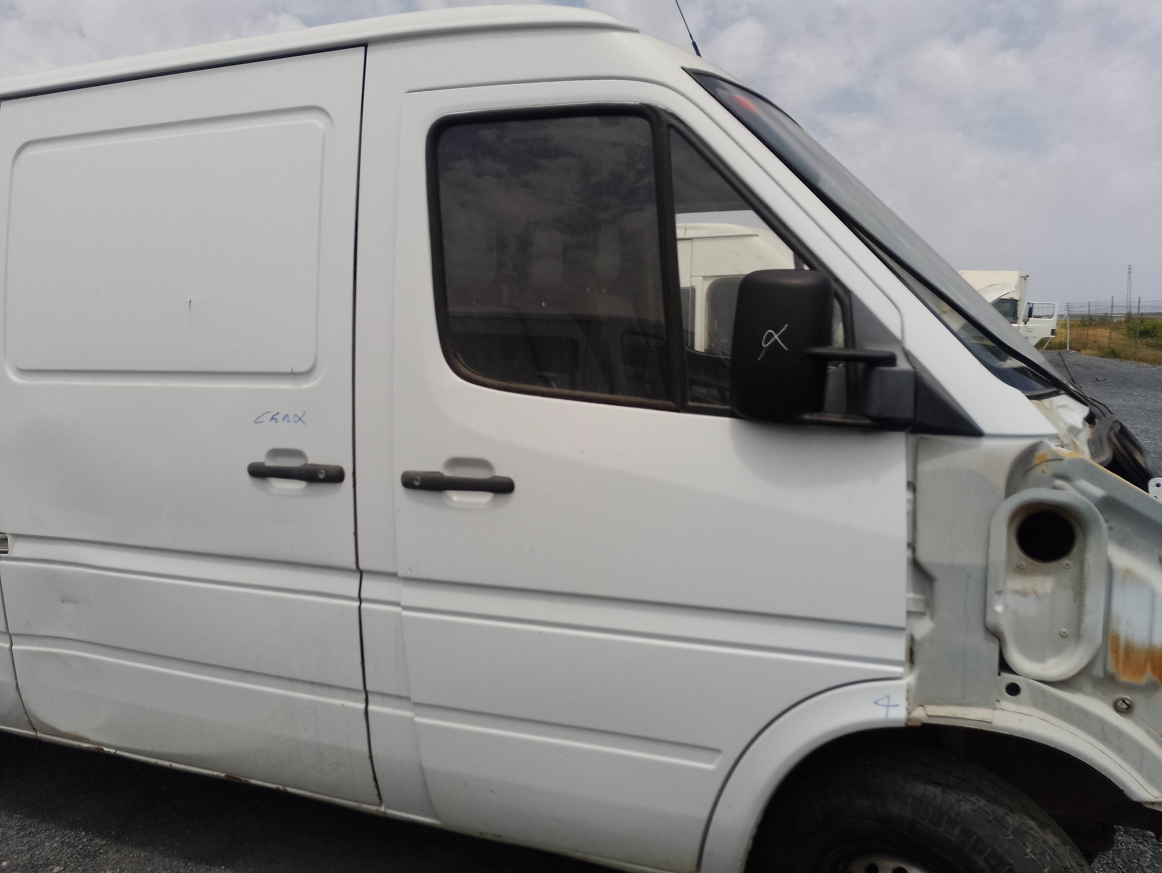 Recambio de puerta delantera derecha para mercedes-benz sprinter 02.00  combi 313 cdi (903.671-672) referencia OEM IAM   