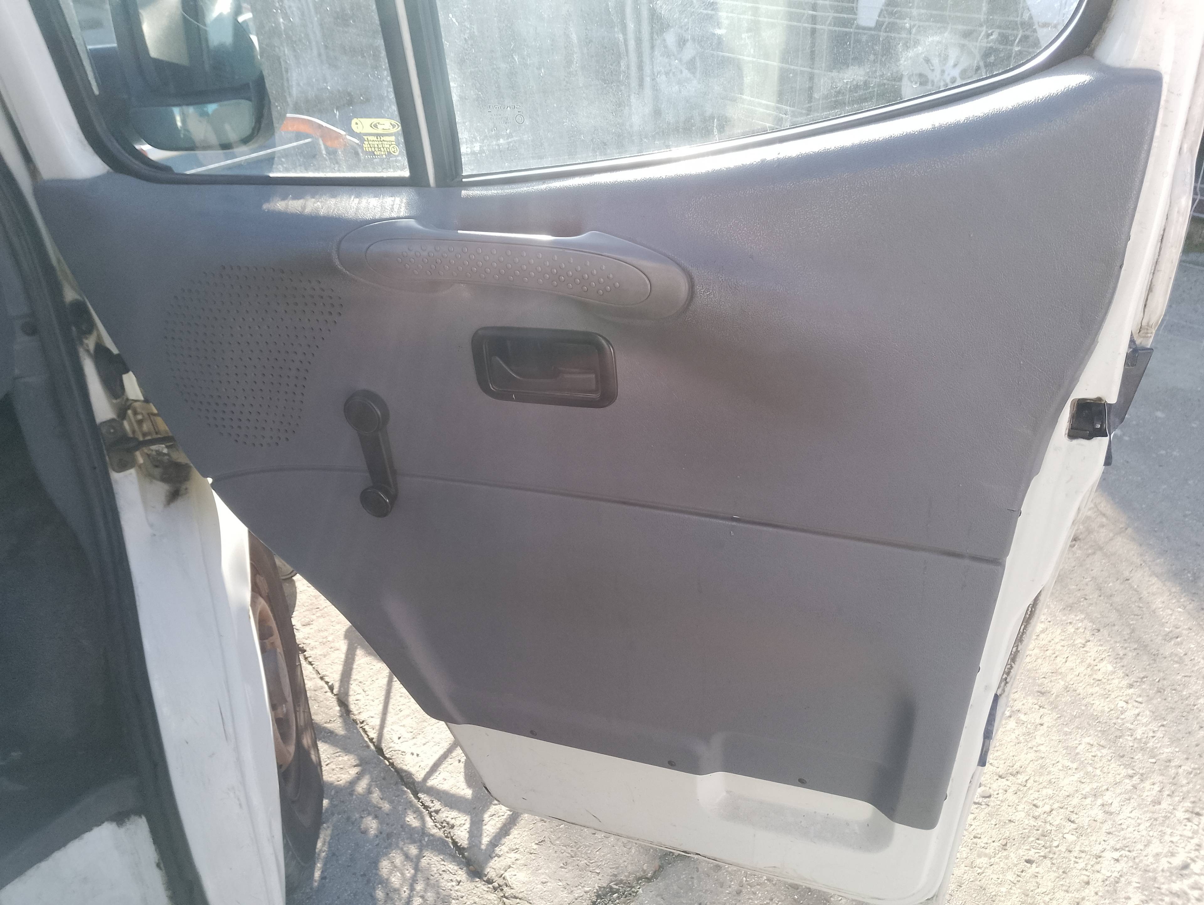 Recambio de guarnecido puerta delantera derecha para ford transit ft 100 largo referencia OEM IAM   