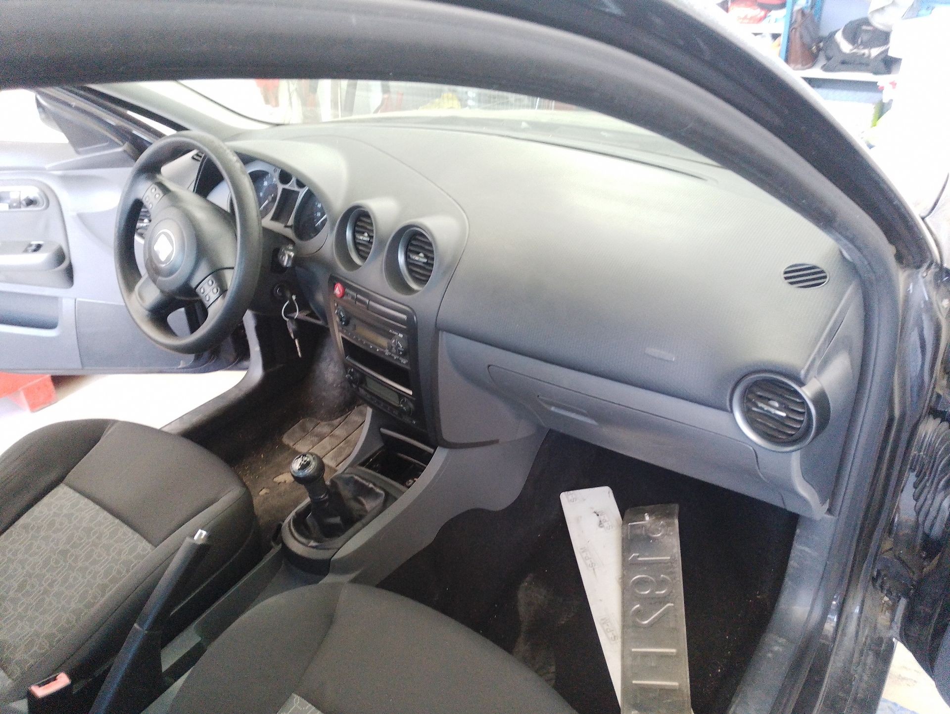 Recambio de salpicadero para seat ibiza iii (6l1) 1.4 tdi referencia OEM IAM 6L1857003J4W4  