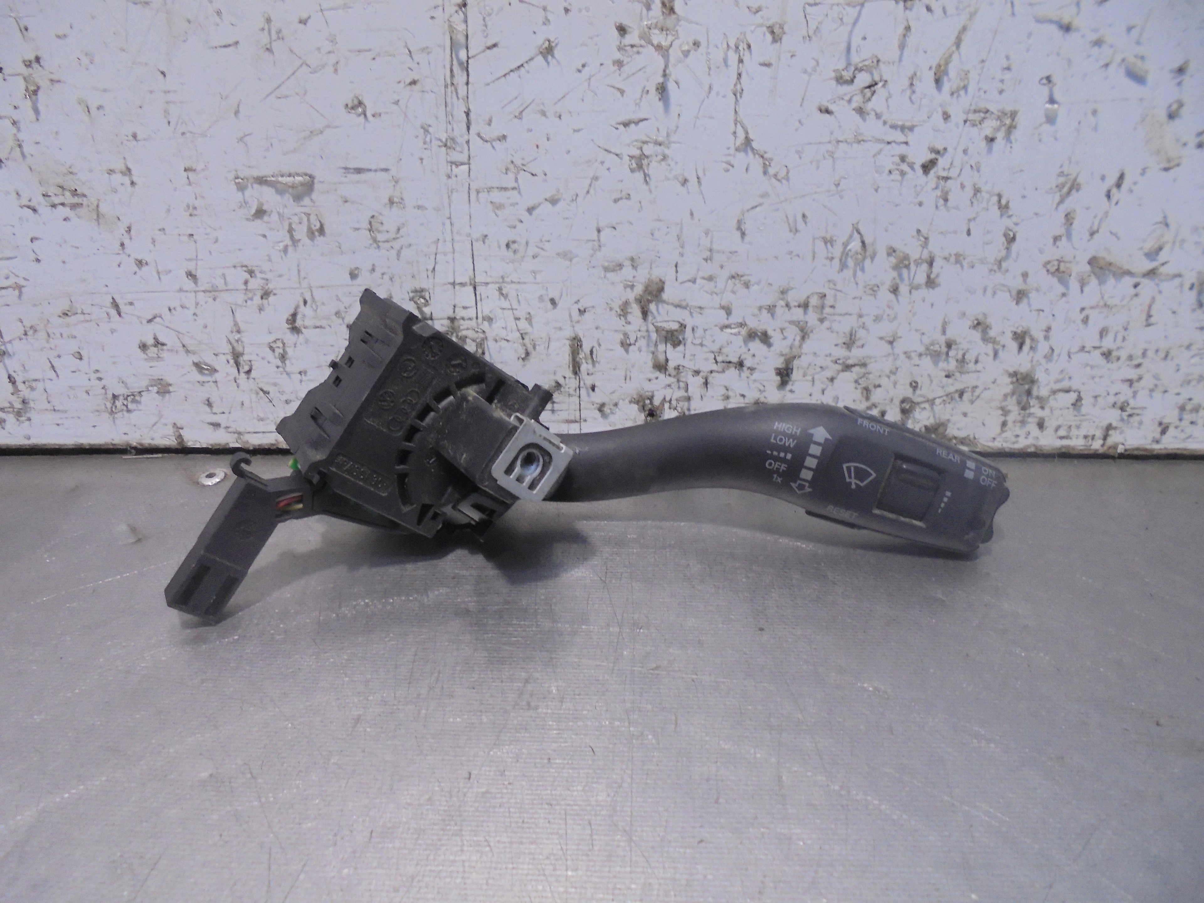Recambio de mando limpia para audi a3 (8p) 1.6 tdi ambiente referencia OEM IAM 8P0953519  