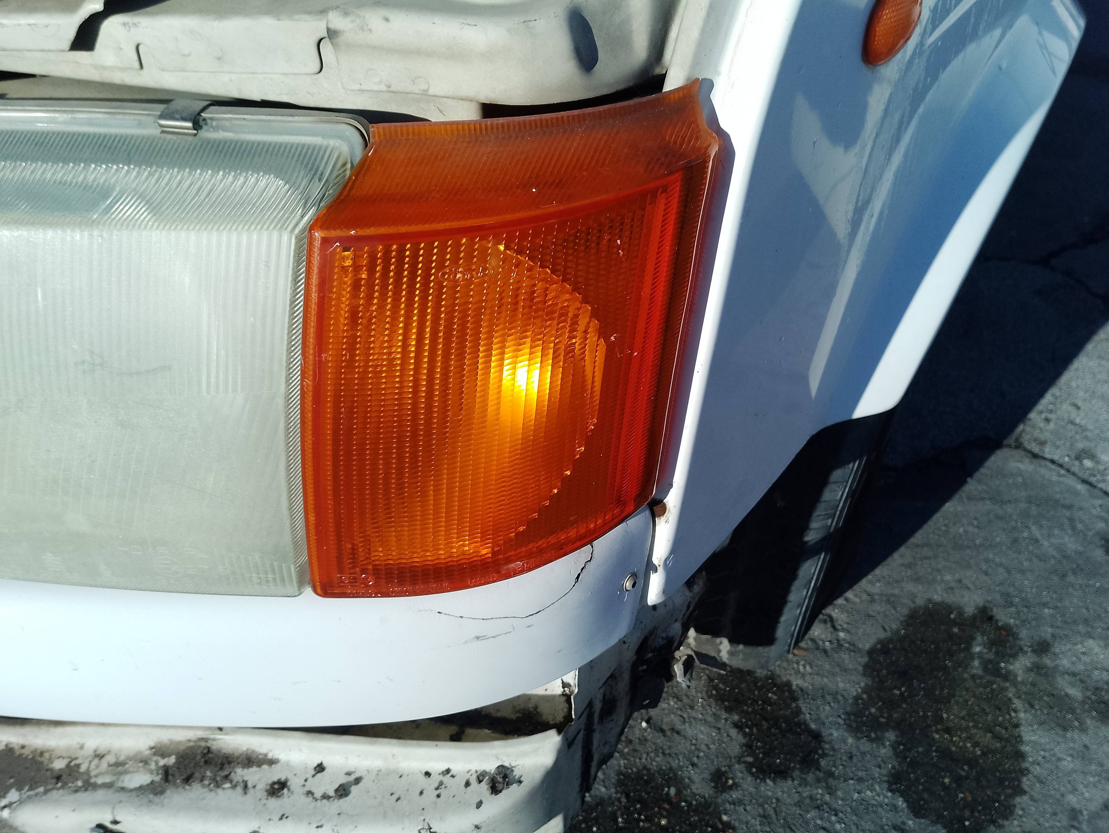 Recambio de piloto delantero izquierdo para ford transit ft 100 largo referencia OEM IAM   