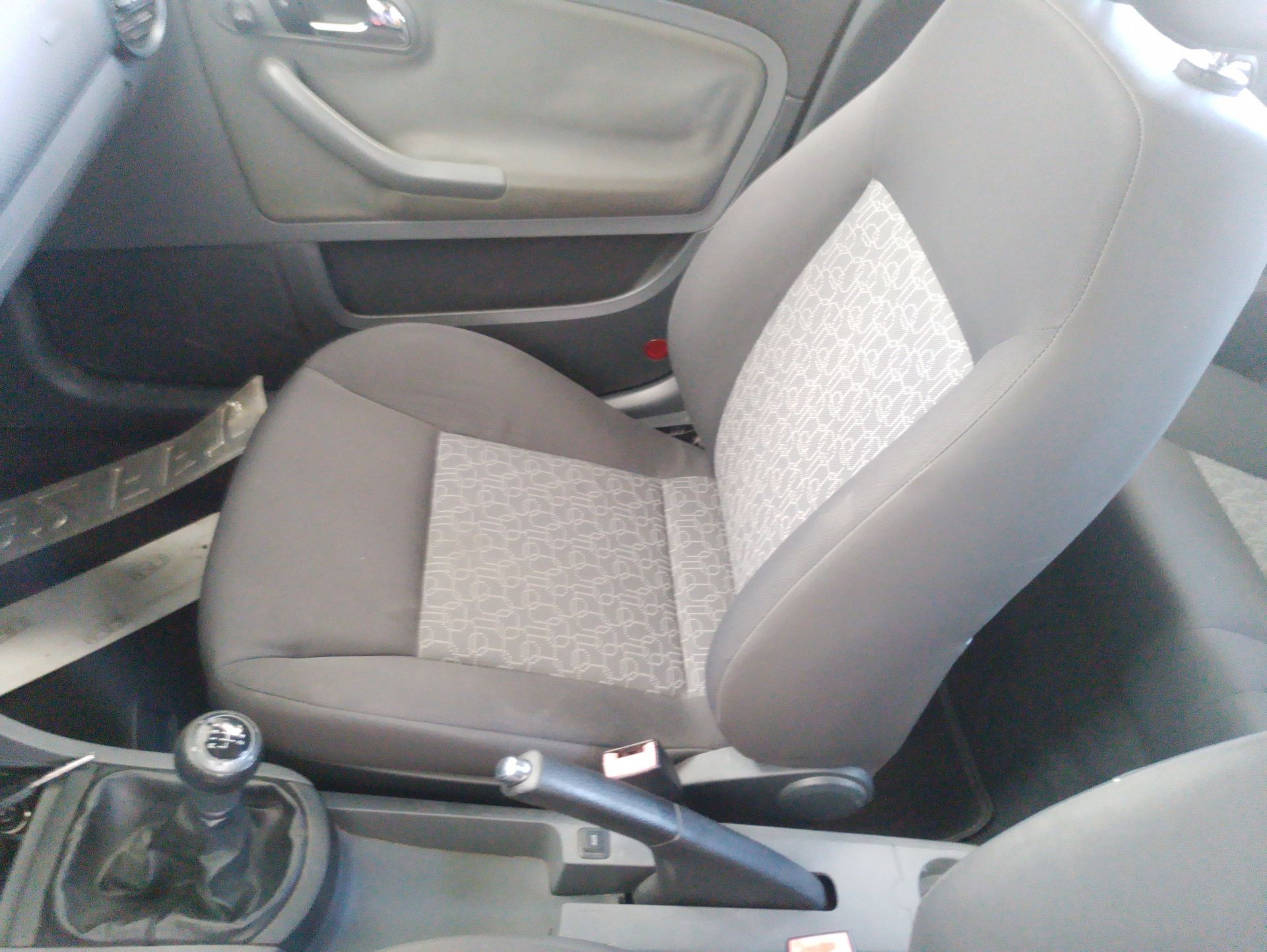 Recambio de asiento delantero derecho para seat ibiza iii (6l1) 1.4 tdi referencia OEM IAM 6q488116cq  
