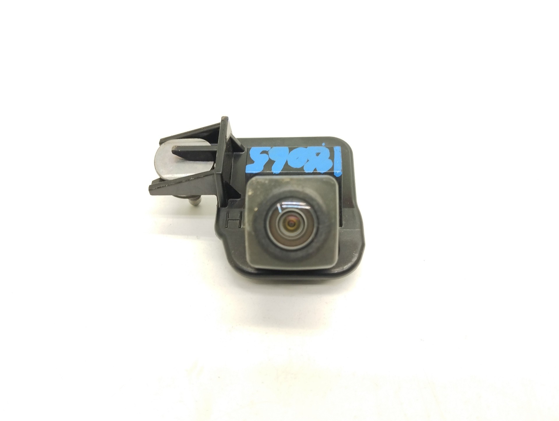 Recambio de camara trasera para toyota auris hybrid active referencia OEM IAM 8679002120 KD63B7RC 
