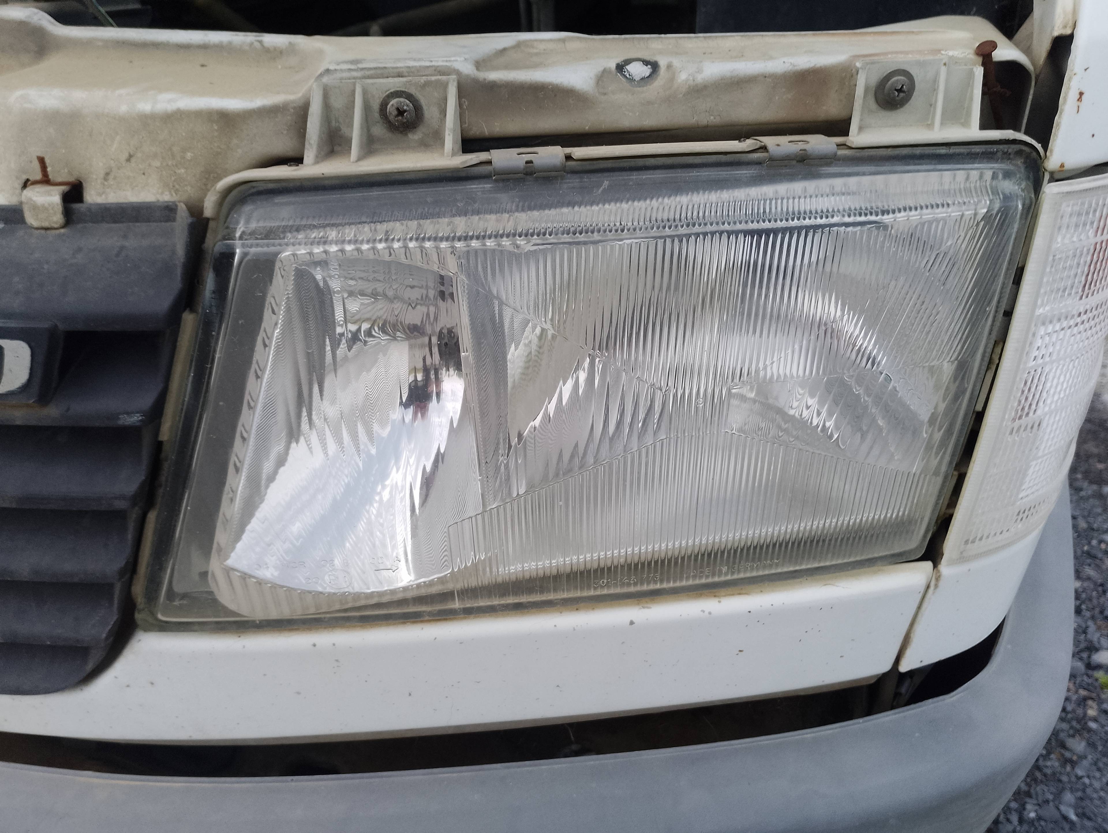 Recambio de faro izquierdo para mercedes-benz 208 cdi referencia OEM IAM   