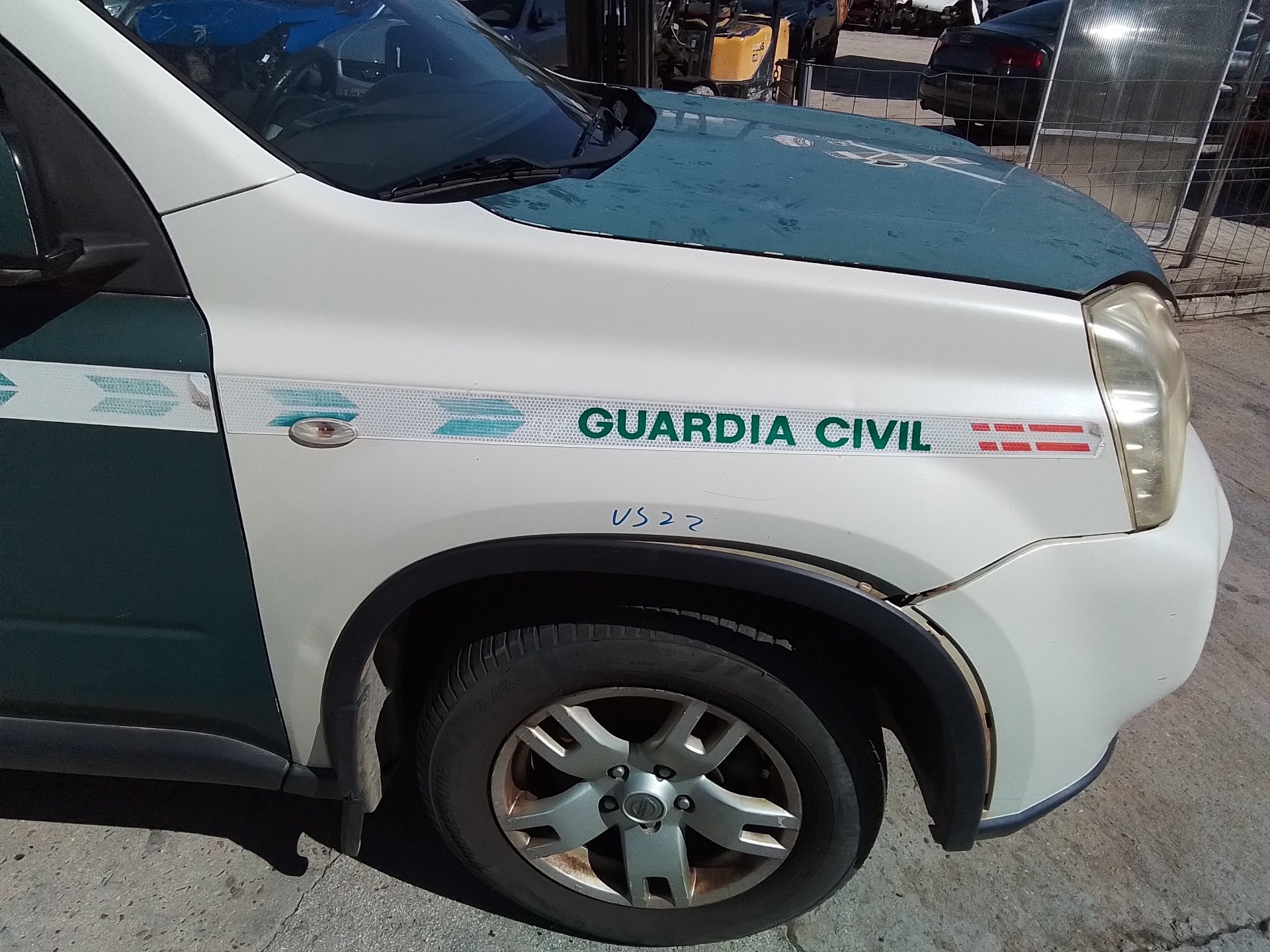 Recambio de aleta delantera derecha para nissan x-trail (t30) referencia OEM IAM   