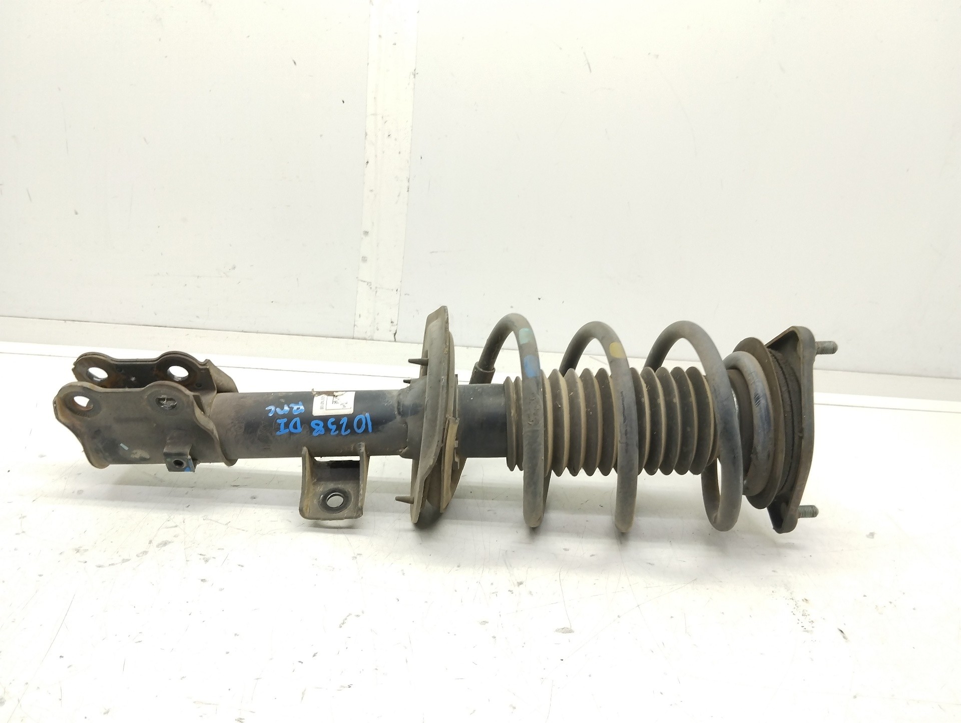 Recambio de amortiguador delantero izquierdo para hyundai i30 (gd) classic referencia OEM IAM 54650A6115  
