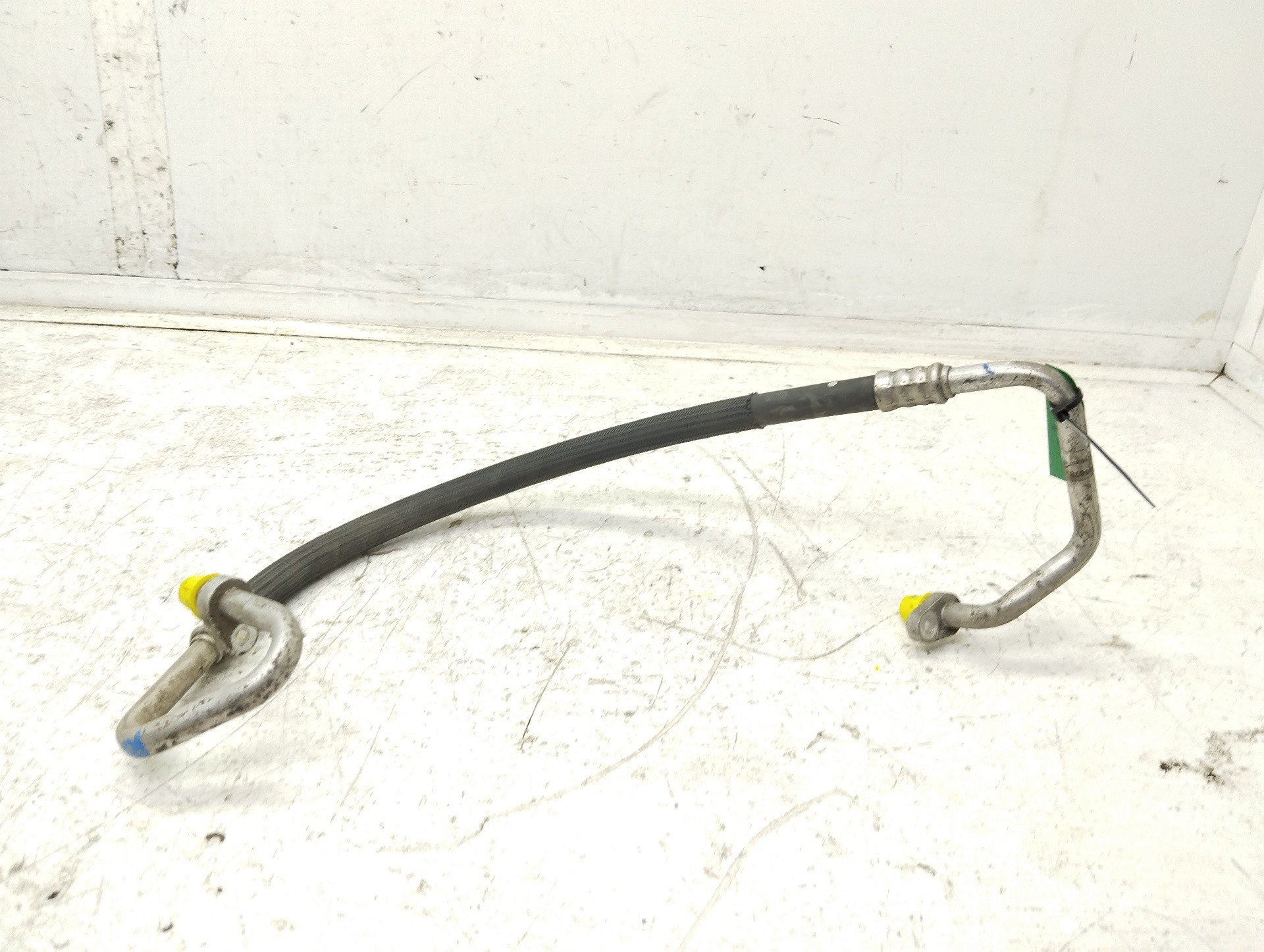 Recambio de tubos aire acondicionado para renault clio iv 1.5 dci referencia OEM IAM 924907813R  