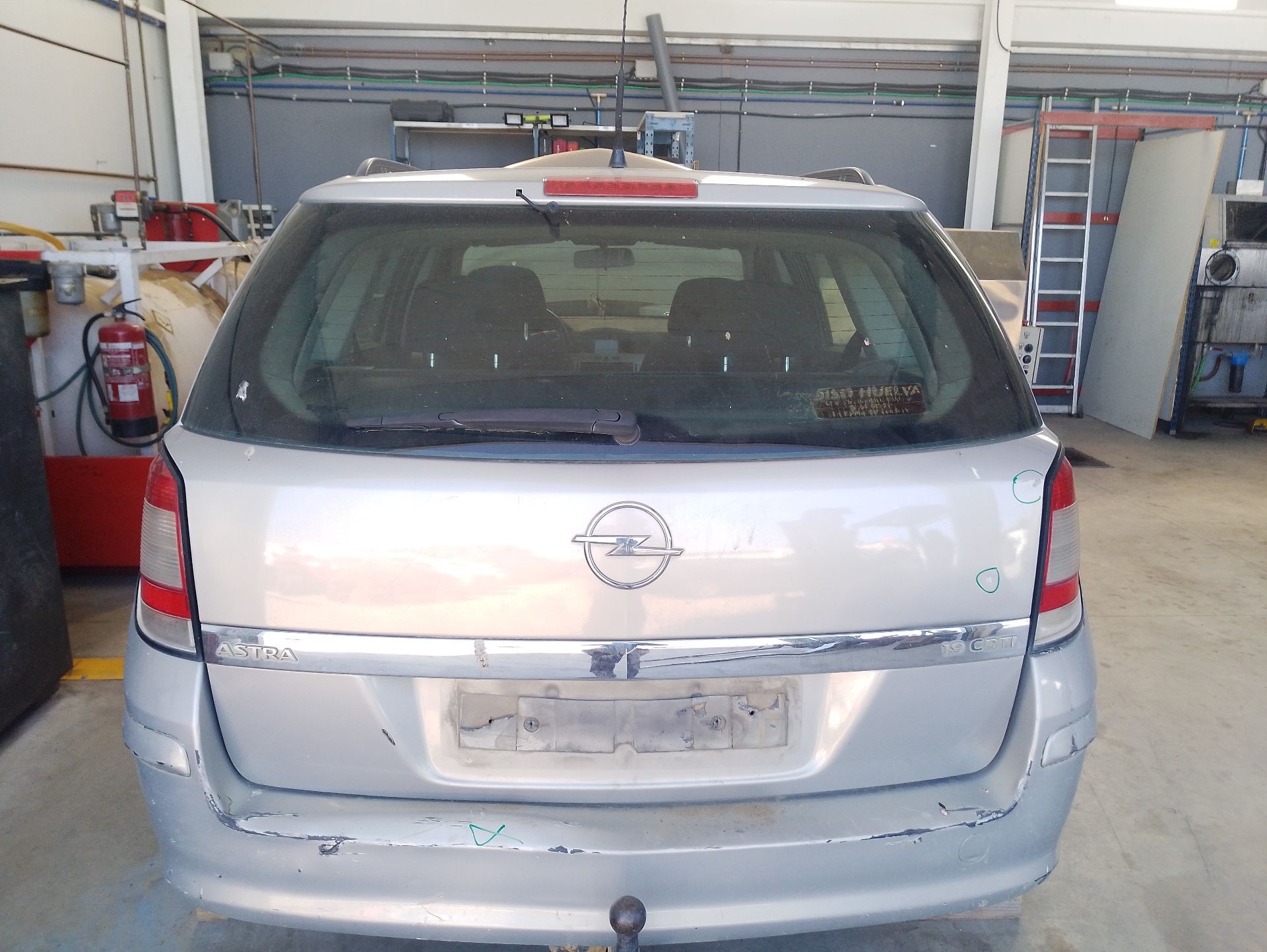 Recambio de porton trasero para opel astra h station wagon (a04) 1.9 cdti (l35) referencia OEM IAM 93187246  
