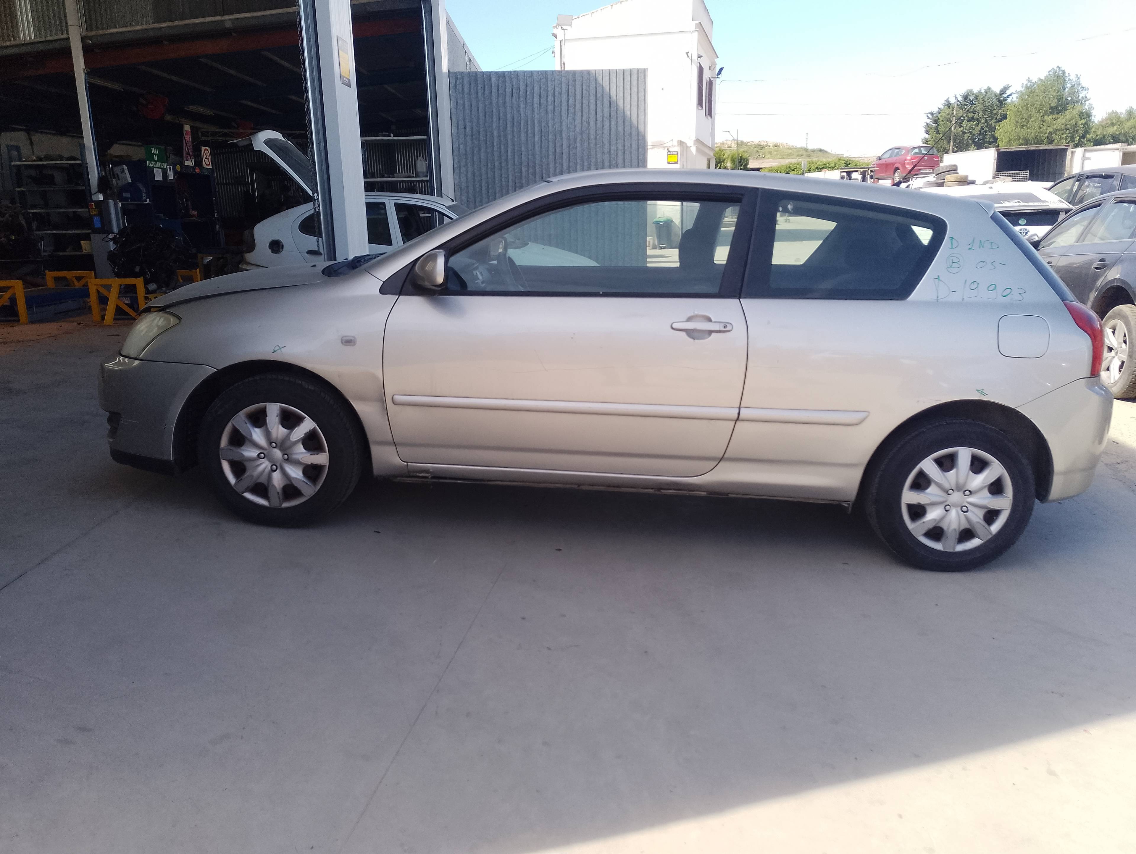 toyota corolla (e12) del año 2005