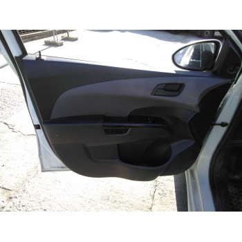 Recambio de guarnecido puerta delantera izquierda para chevrolet aveo sedán lt+ referencia OEM IAM   