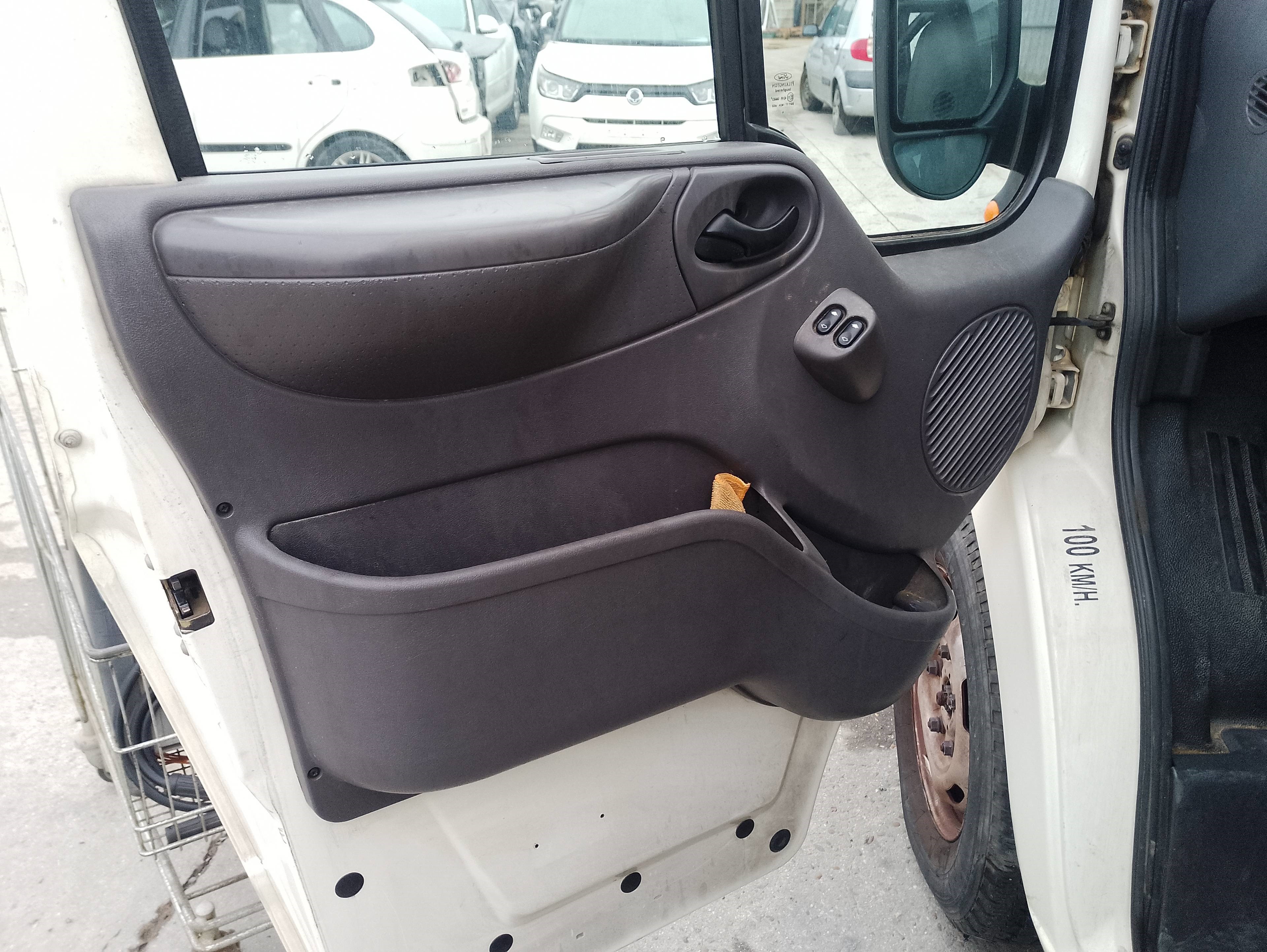 Recambio de guarnecido puerta delantera izquierda para ford transit mod. 2000 bus referencia OEM IAM   