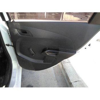 Recambio de guarnecido puerta trasera derecha para chevrolet aveo sedán lt+ referencia OEM IAM   