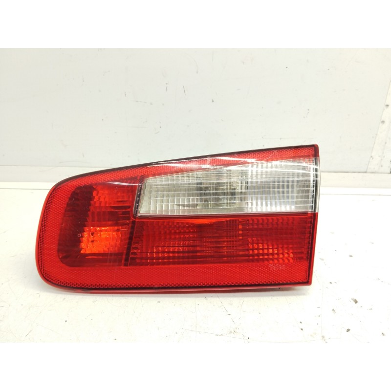 Recambio de piloto porton trasero derecho para renault laguna ii (bg0) authentique referencia OEM IAM 8200002476 VALEO 