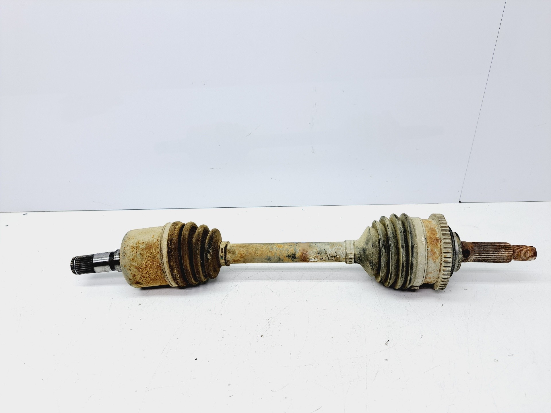 Recambio de transmision delantera izquierda para kia carnival ii 2.9 cdri ex referencia OEM IAM   