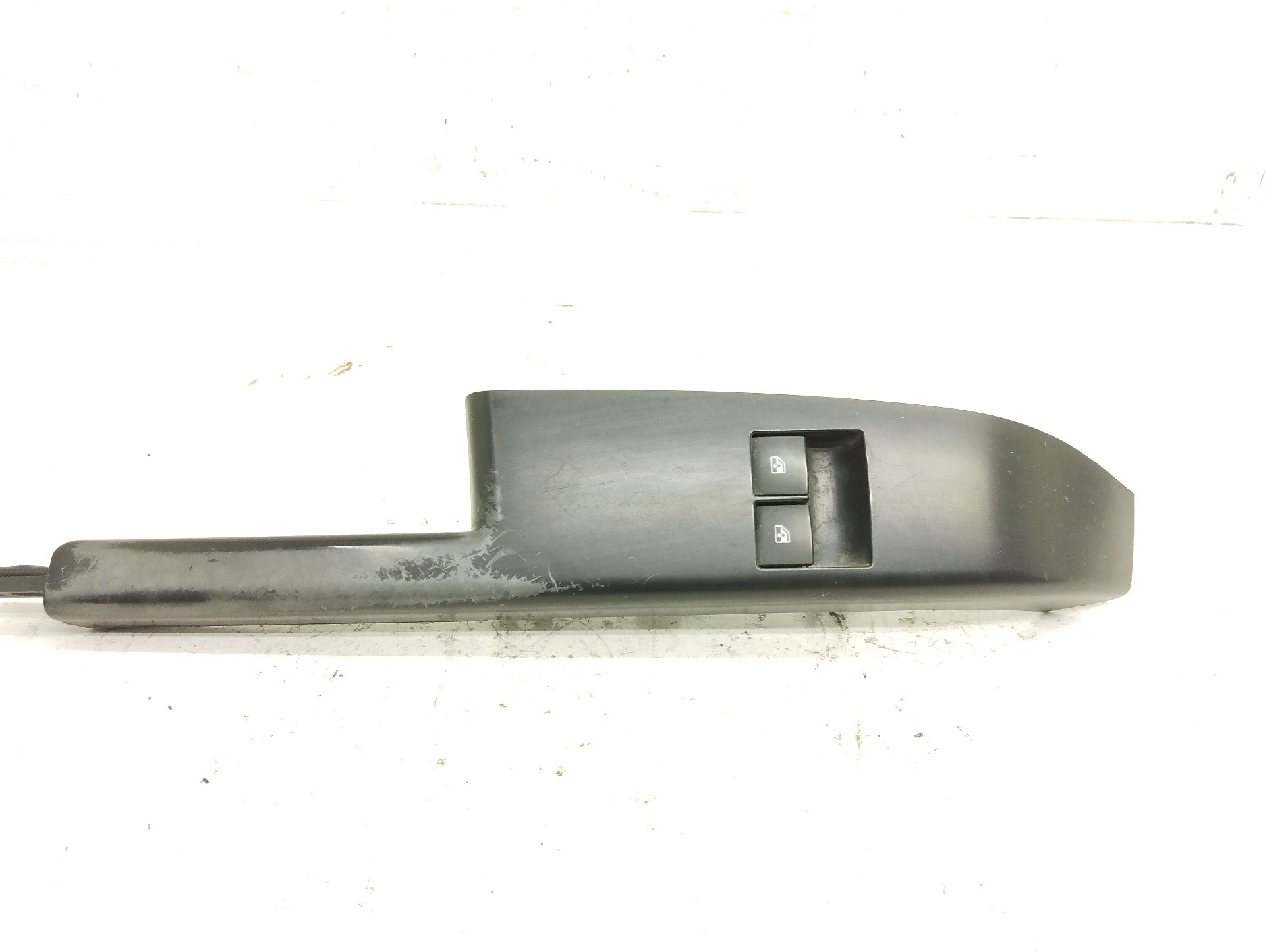 Recambio de mando elevalunas delantero izquierdo para chevrolet aveo sedán lt+ referencia OEM IAM 95188247  
