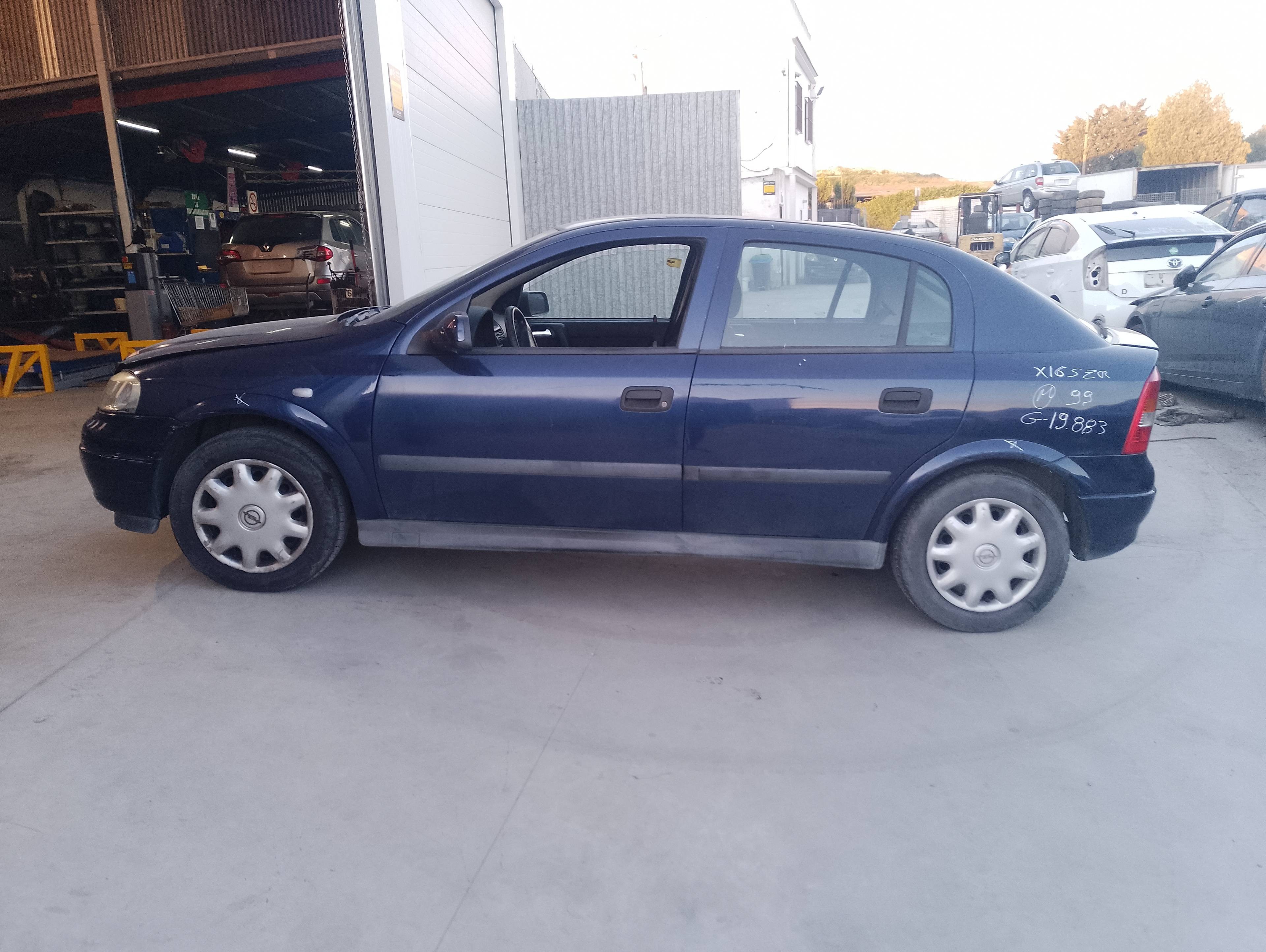 opel astra g berlina del año 1999