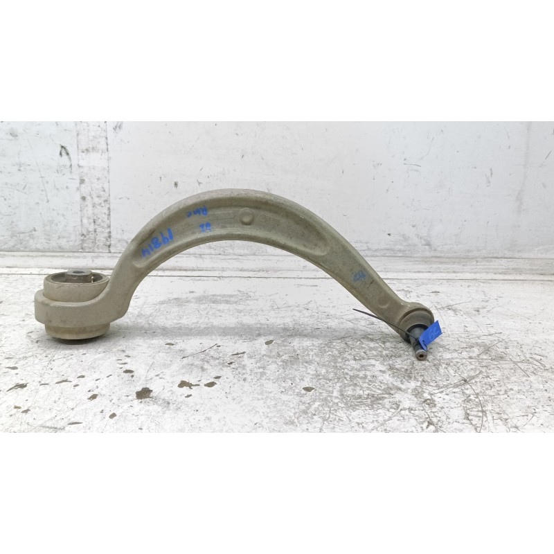 Recambio de brazo suspension inferior delantero izquierdo para audi a4 berlina (8w2) básico referencia OEM IAM 8W0407695B  