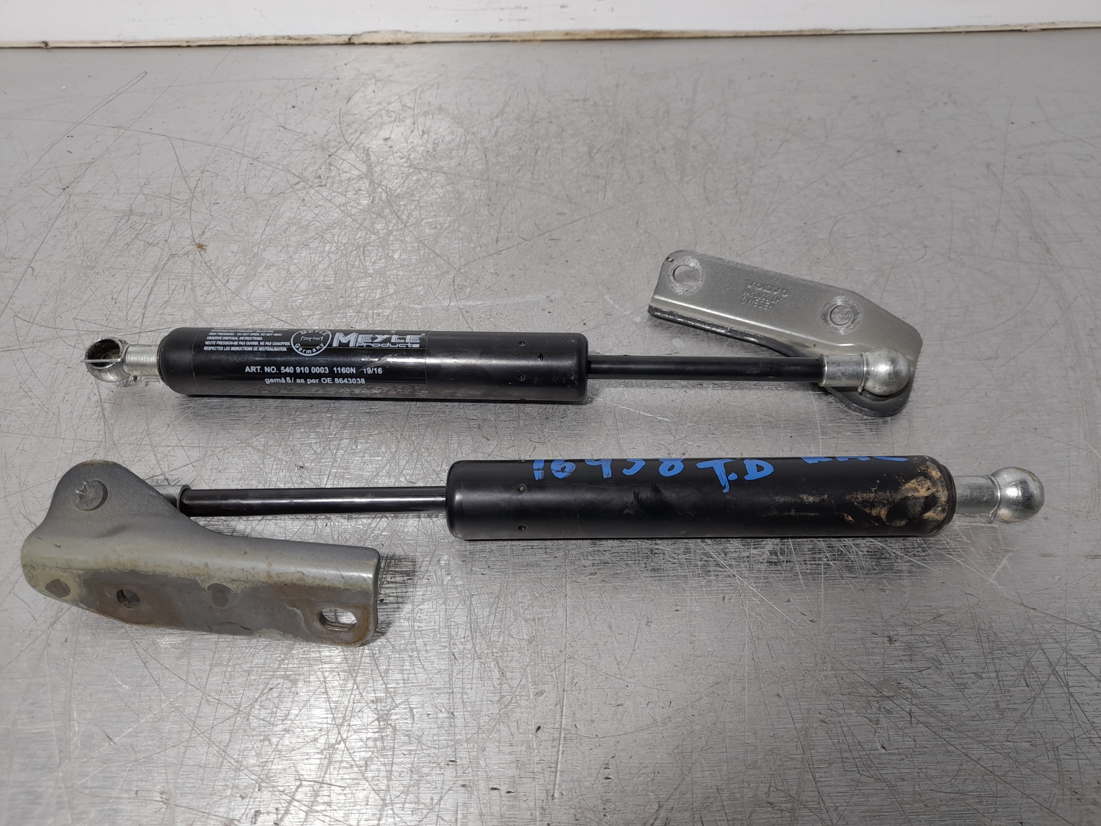 Recambio de amortiguadores maletero / porton para volvo xc70 2.4 diesel cat referencia OEM IAM   