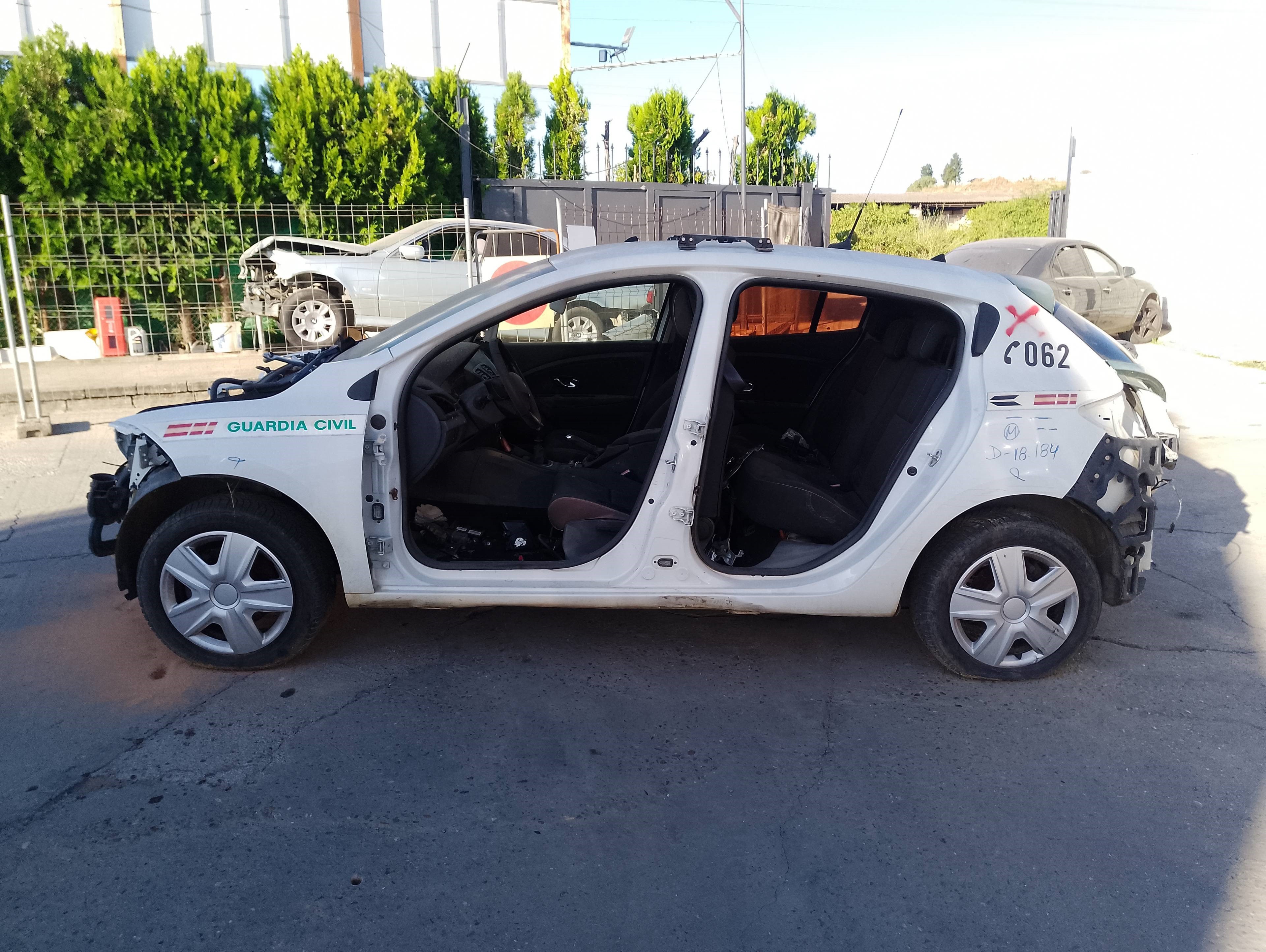 renault megane iii berlina 5 p del año 2011