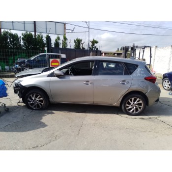 toyota auris del año 2016