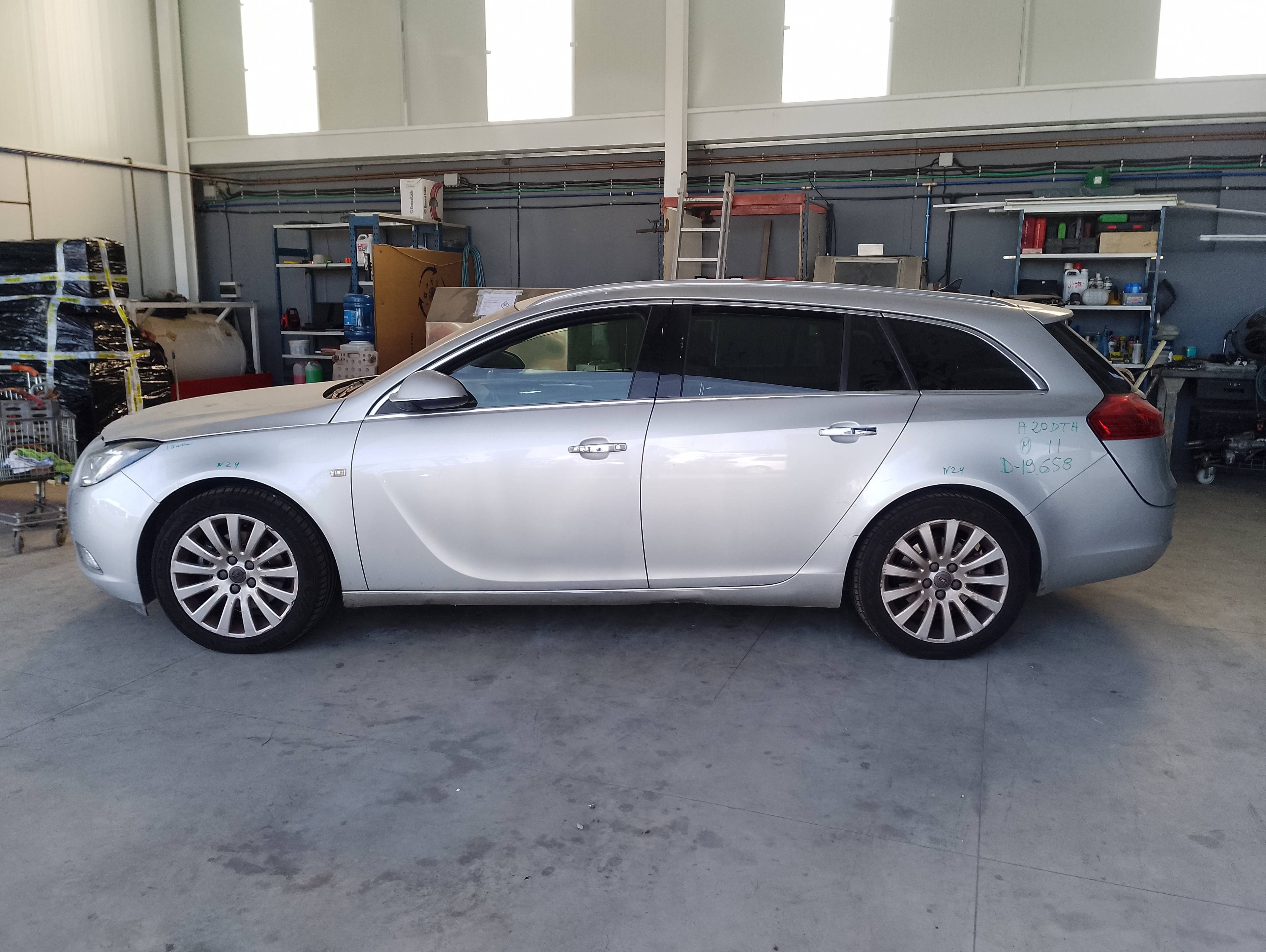 opel insignia sports tourer del año 2011