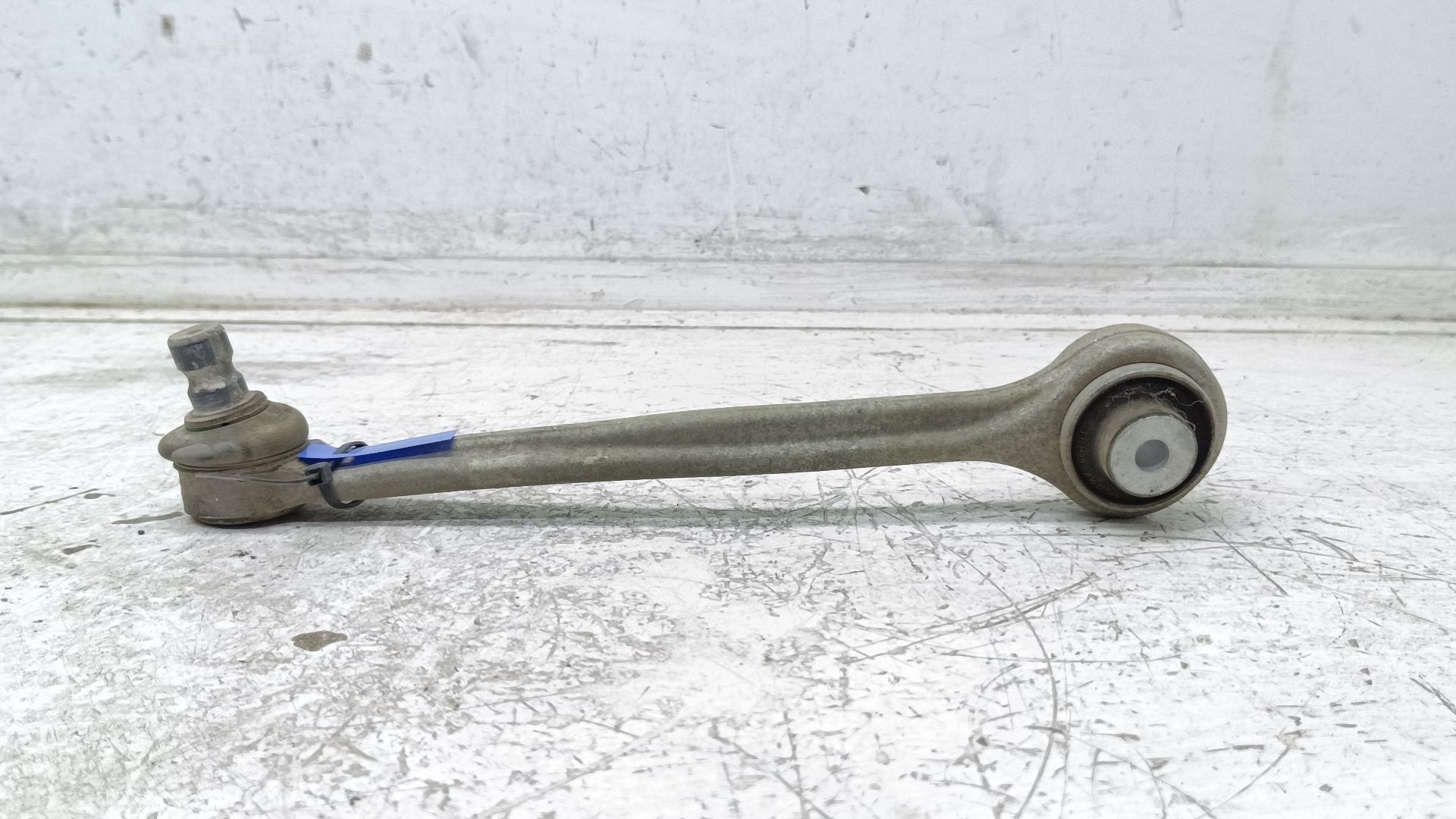 Recambio de brazo suspension superior delantero izquierdo para audi a4 berlina (8w2) básico referencia OEM IAM   