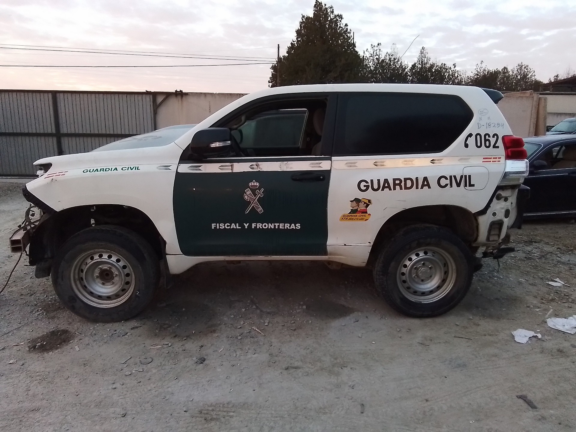 toyota land cruiser (j15) del año 2017