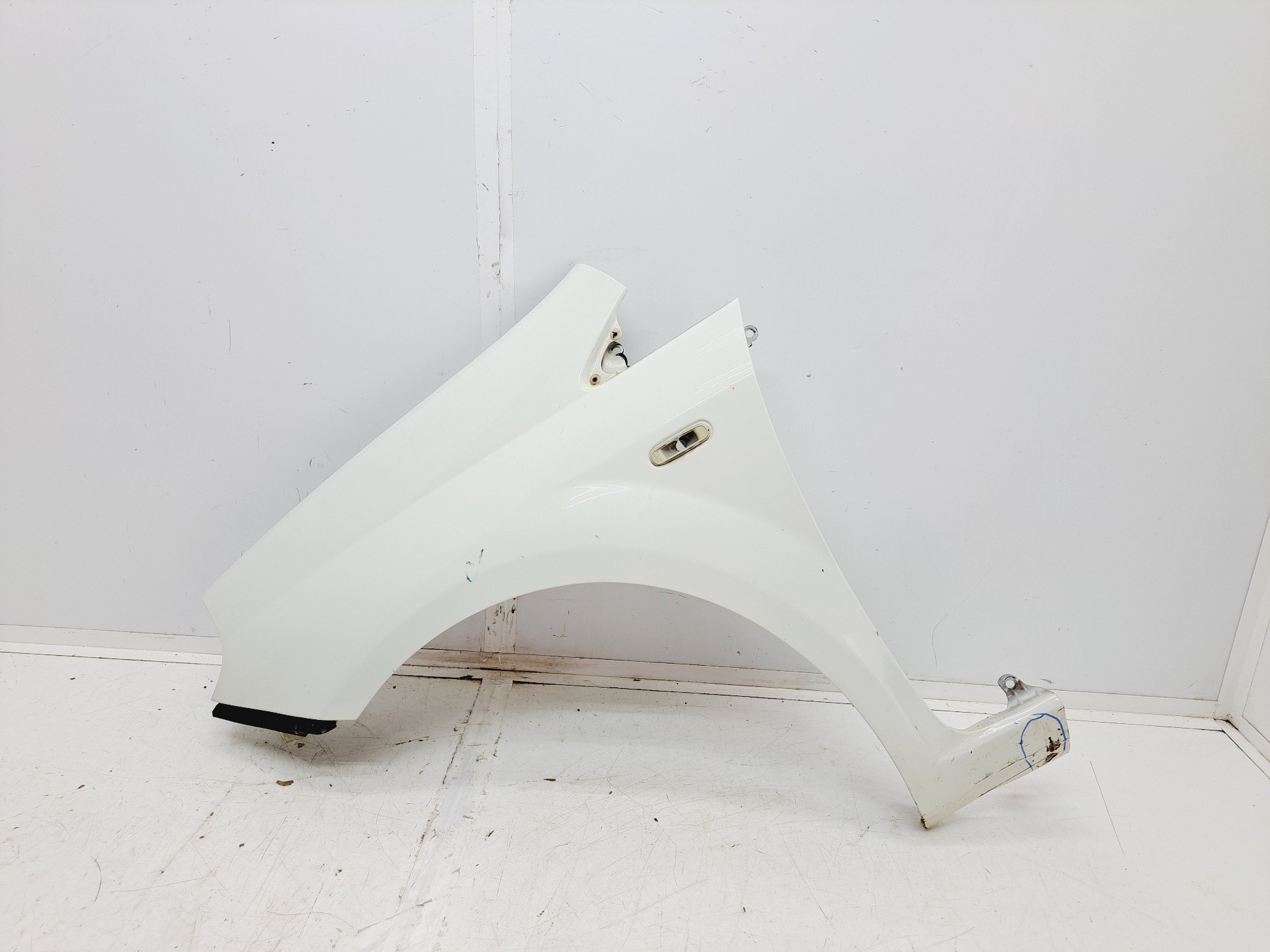 Recambio de aleta delantera izquierda para fiat punto (evo) (199) dynamic referencia OEM IAM  1698676680 6000630350