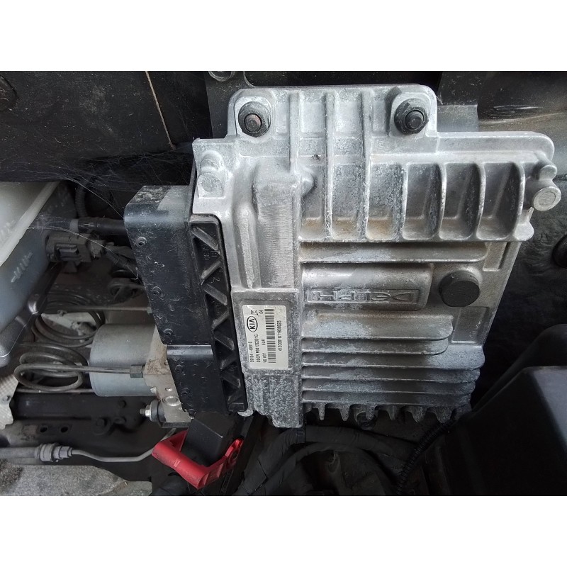 Recambio de centralita motor uce para kia carnival 2.9 crdi vgt active referencia OEM IAM   