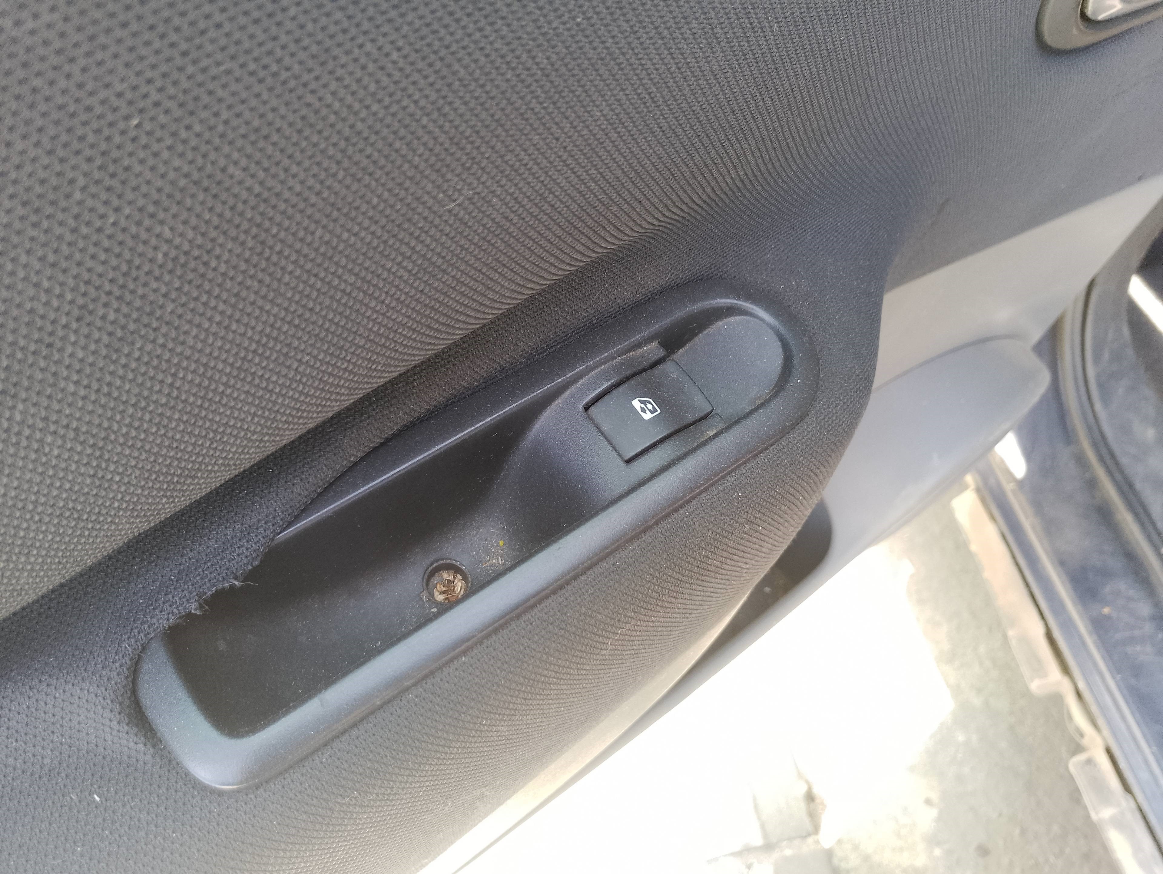 Recambio de mando elevalunas trasero izquierdo para renault scenic ii authentique referencia OEM IAM   