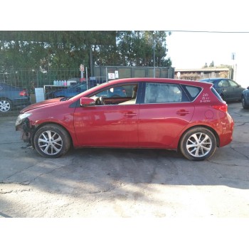 toyota auris del año 2015