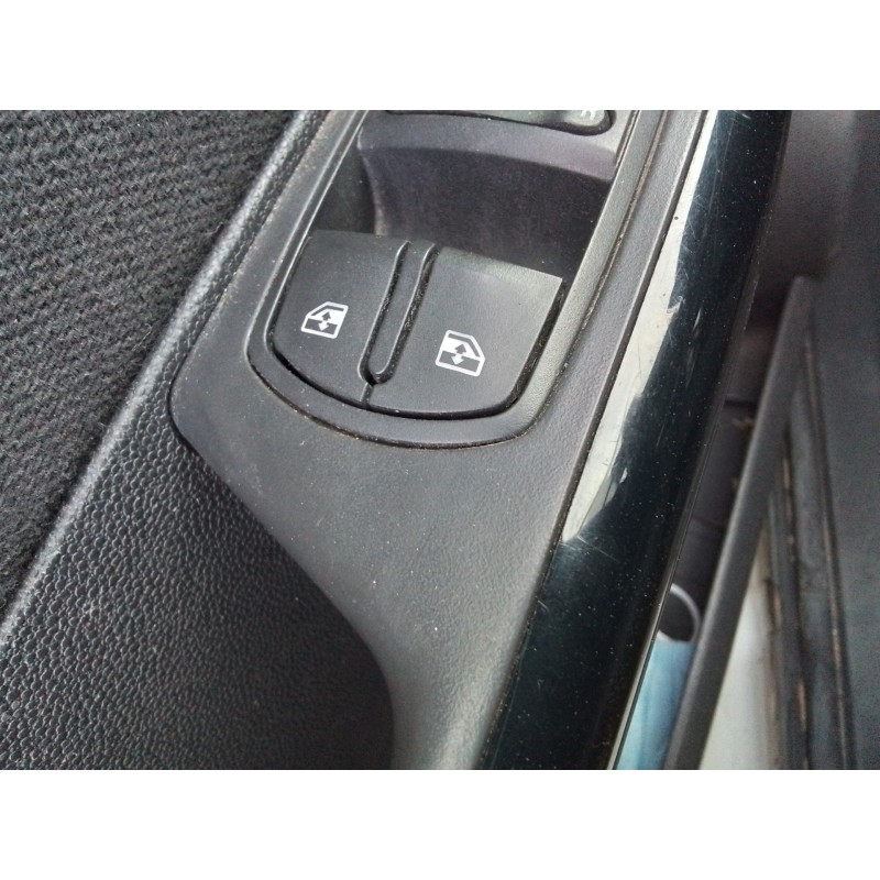 Recambio de mando elevalunas delantero izquierdo para opel corsa d 1.3 16v cdti referencia OEM IAM   