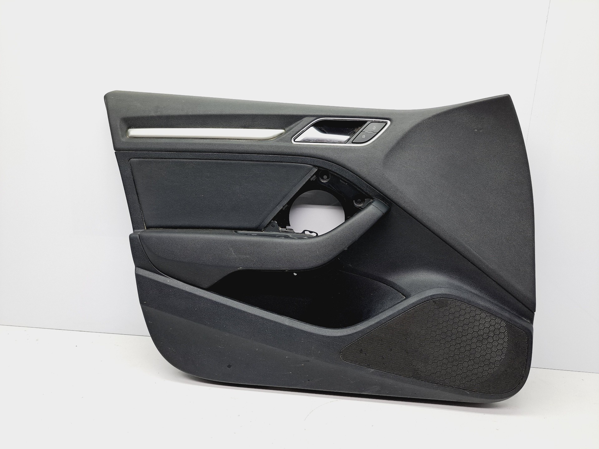 Recambio de guarnecido puerta delantera izquierda para audi a3 sportback (8vf) 30 tdi design referencia OEM IAM 8V4867105  