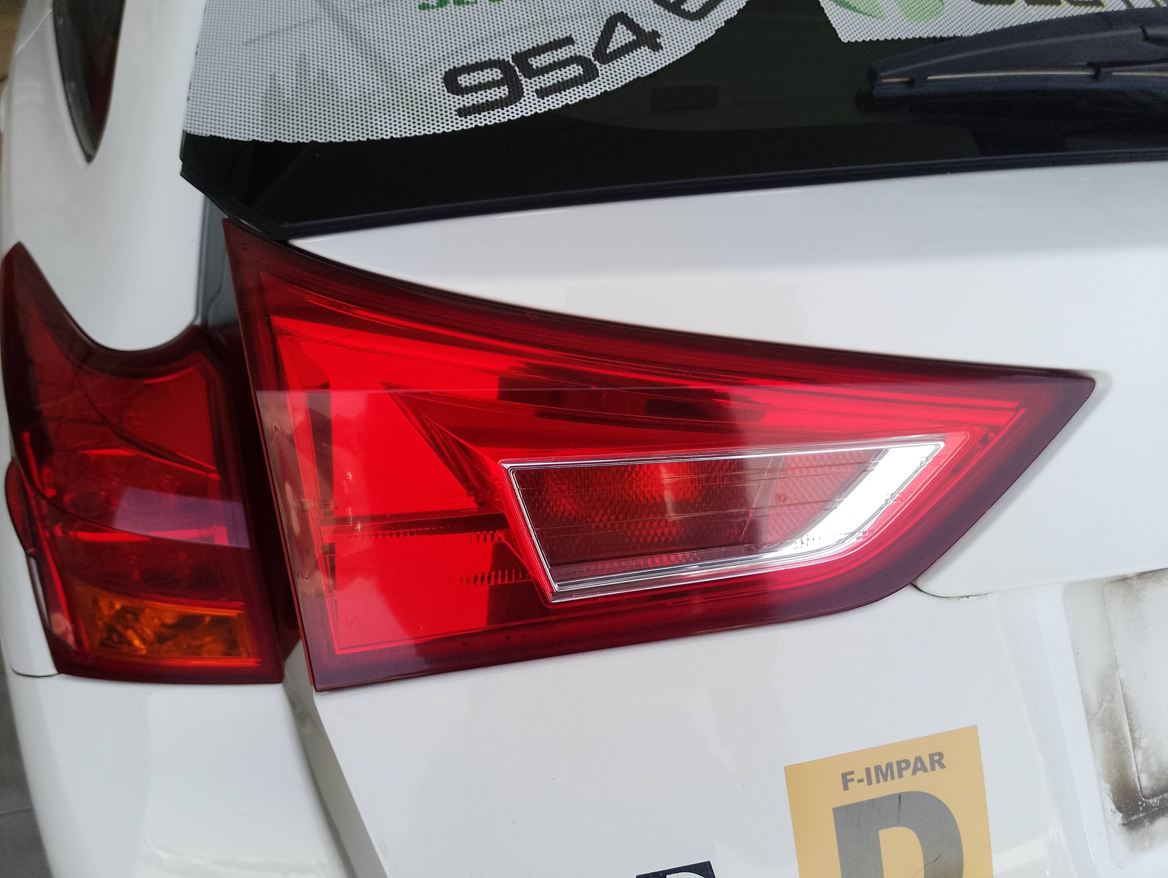 Recambio de piloto porton trasero izquierdo para toyota auris hybrid active referencia OEM IAM   