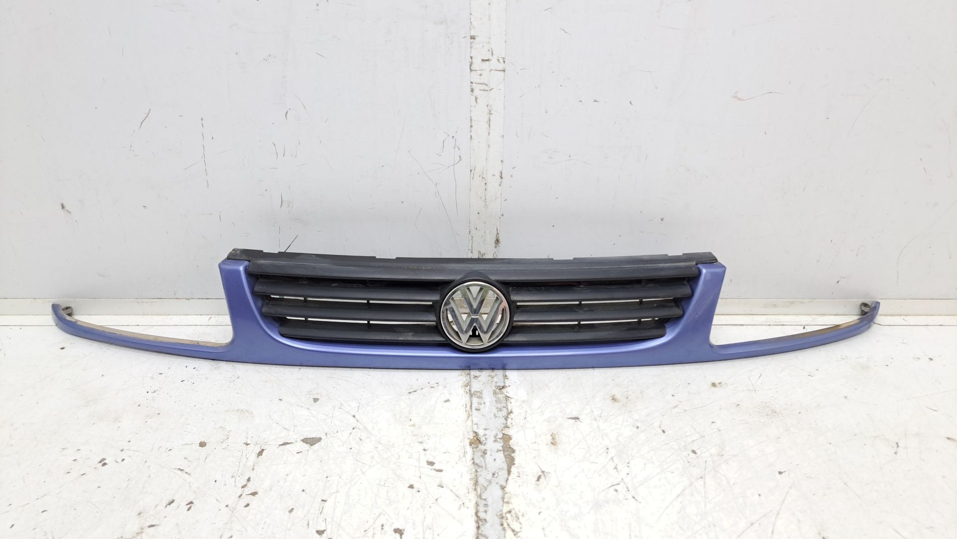 Recambio de rejilla delantera para volkswagen polo berlina (6n1) air referencia OEM IAM 6n0853618  
